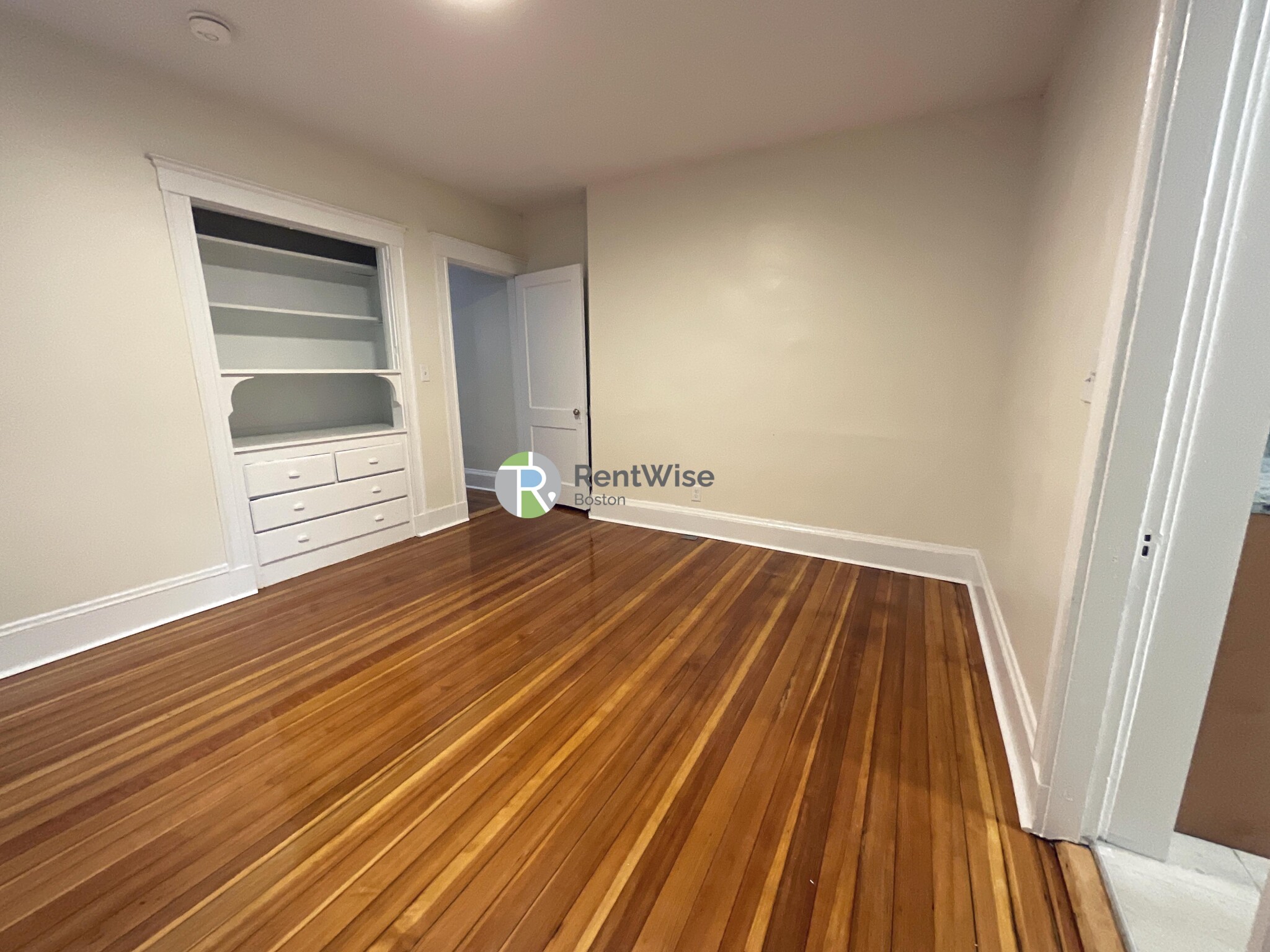 6 Barrows St, Allston