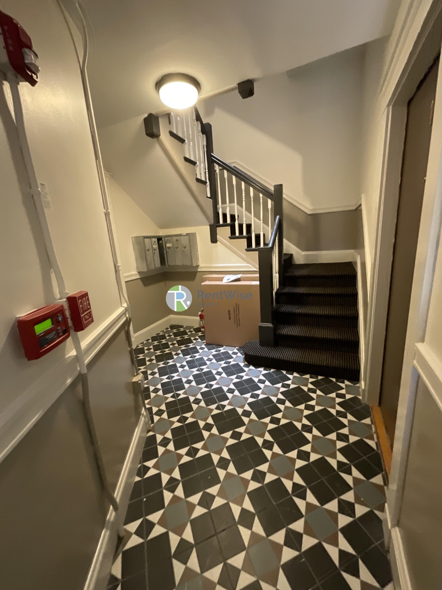 6 Barrows St, Allston