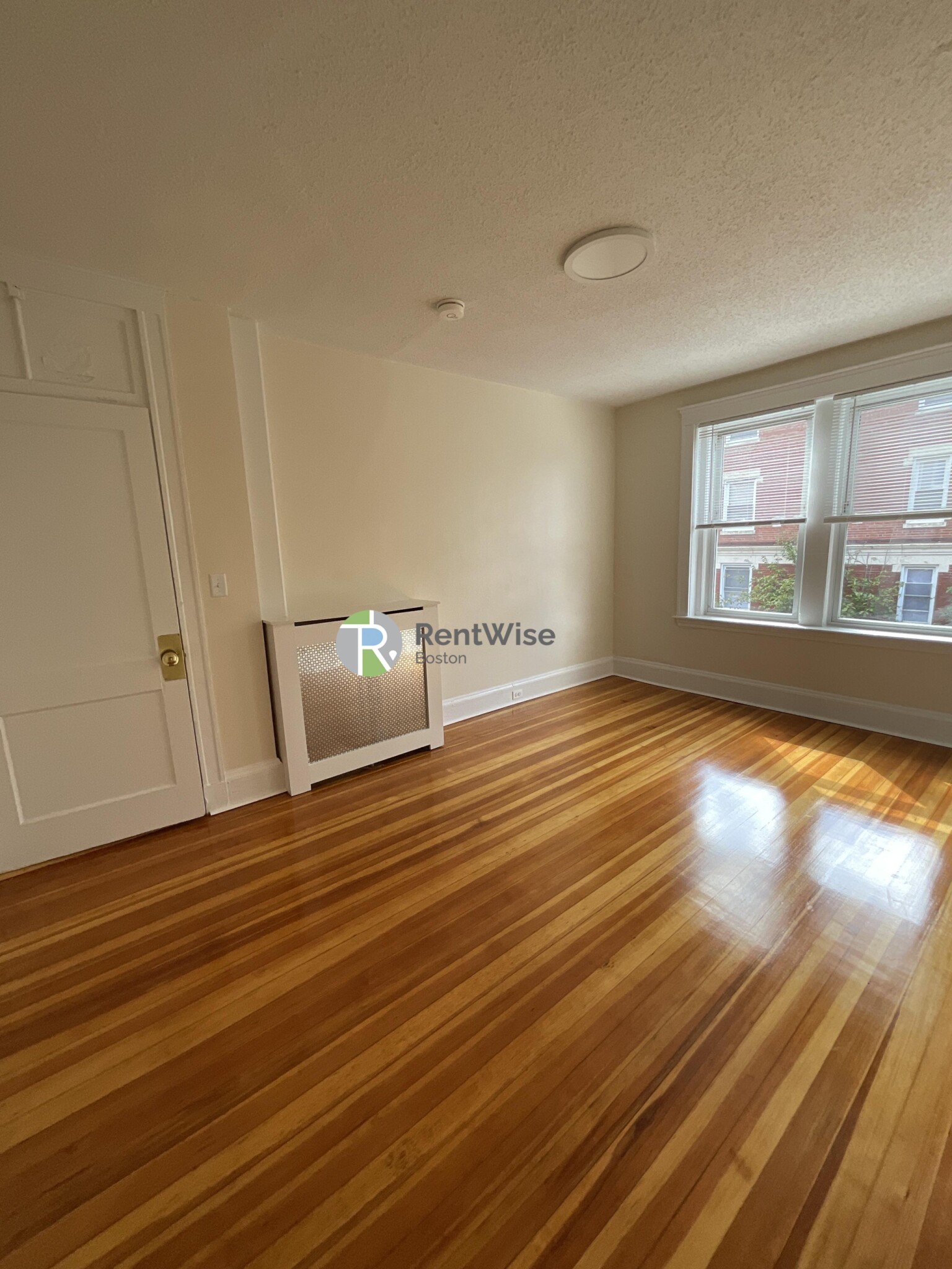 6 Barrows St, Allston