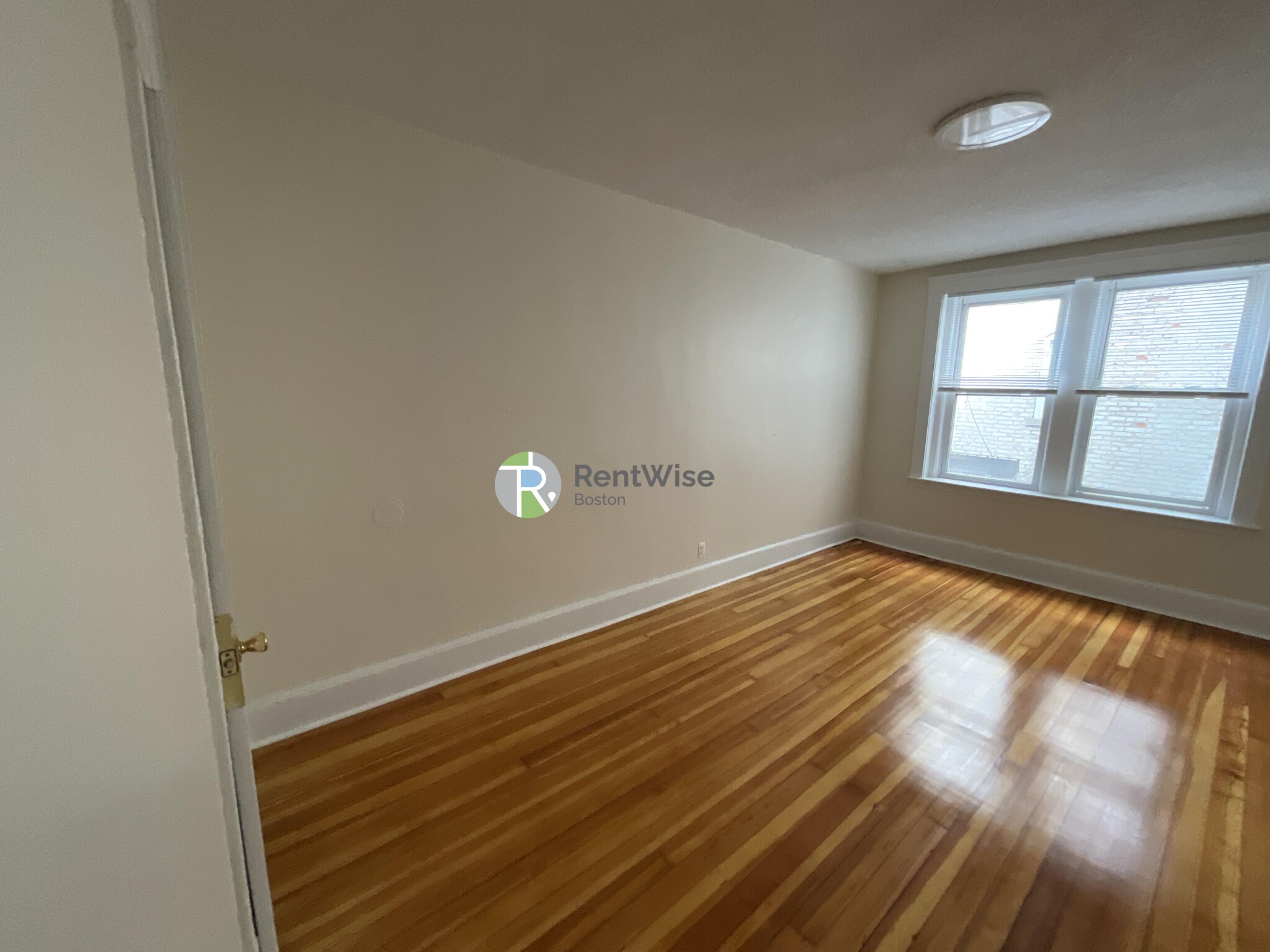 6 Barrows St, Allston