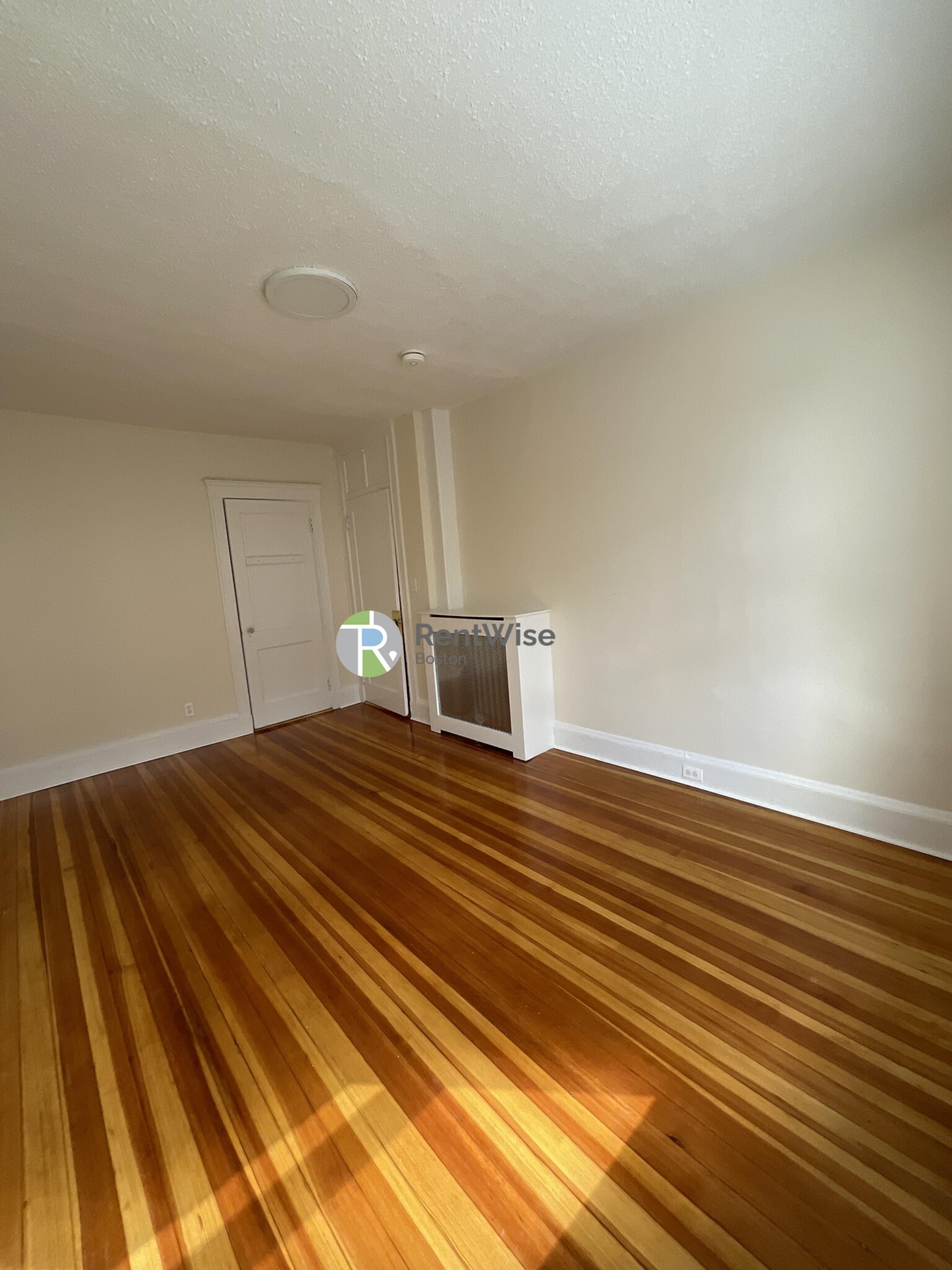 6 Barrows St, Allston