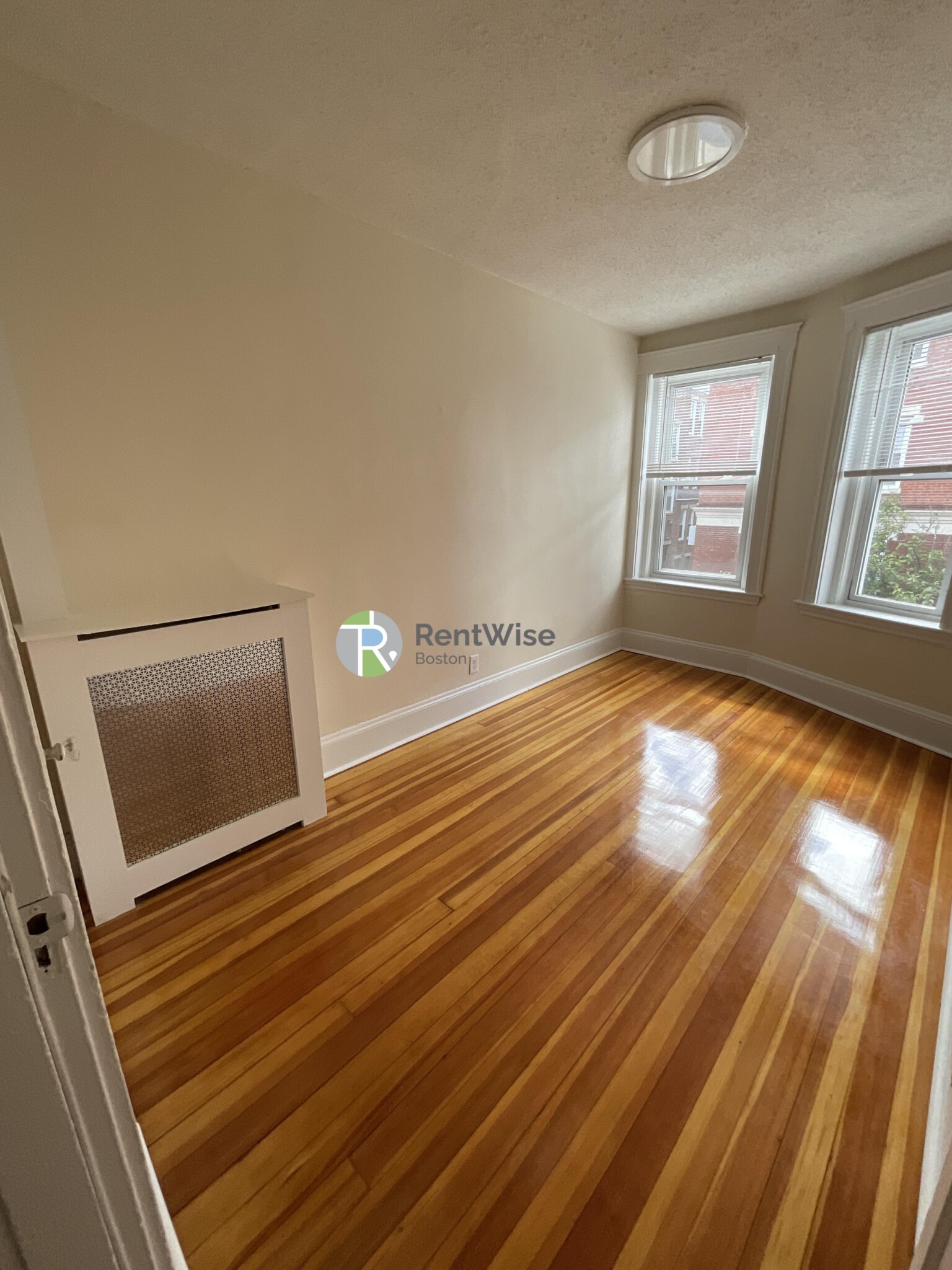 6 Barrows St, Allston