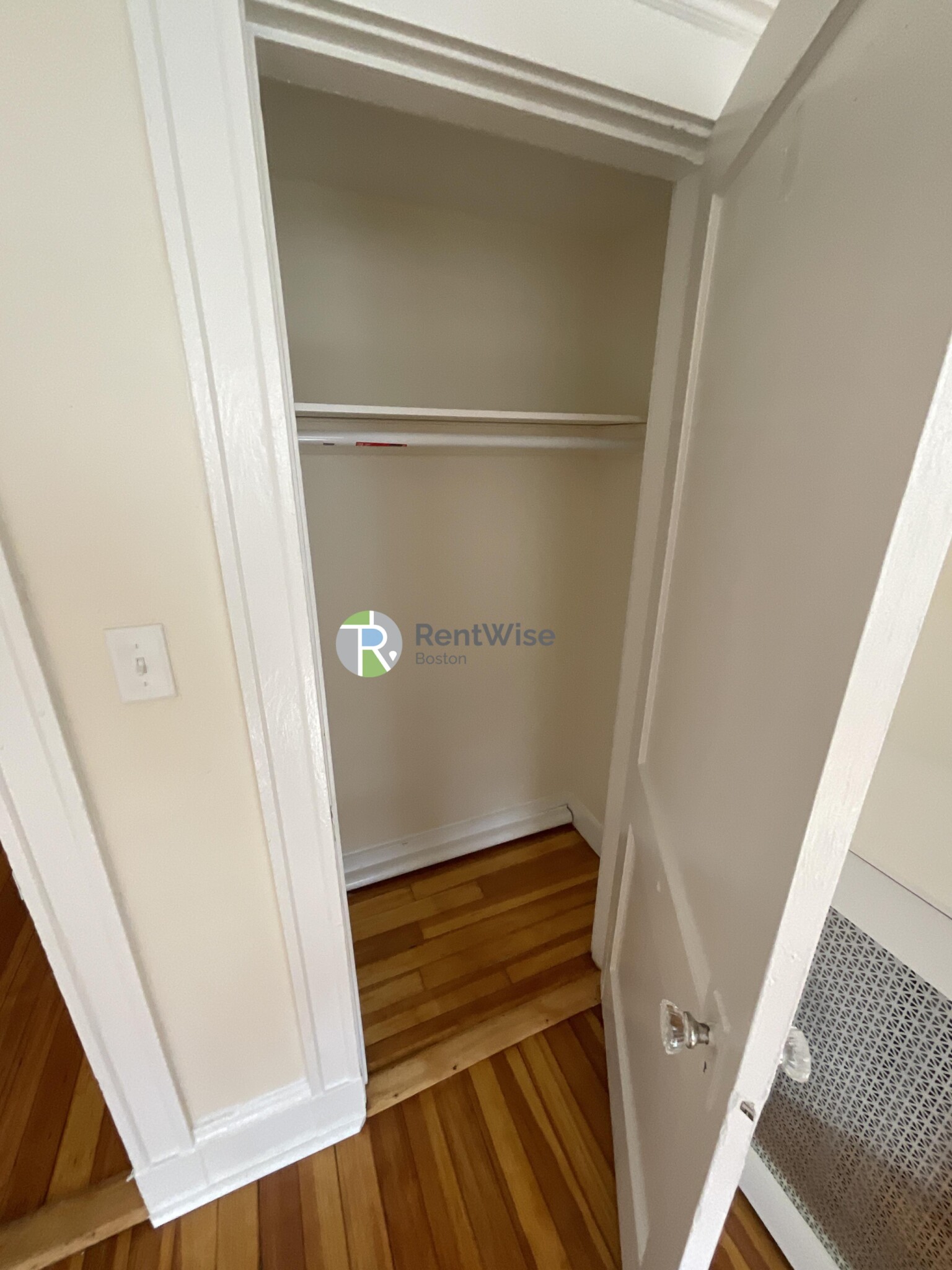 6 Barrows St, Allston