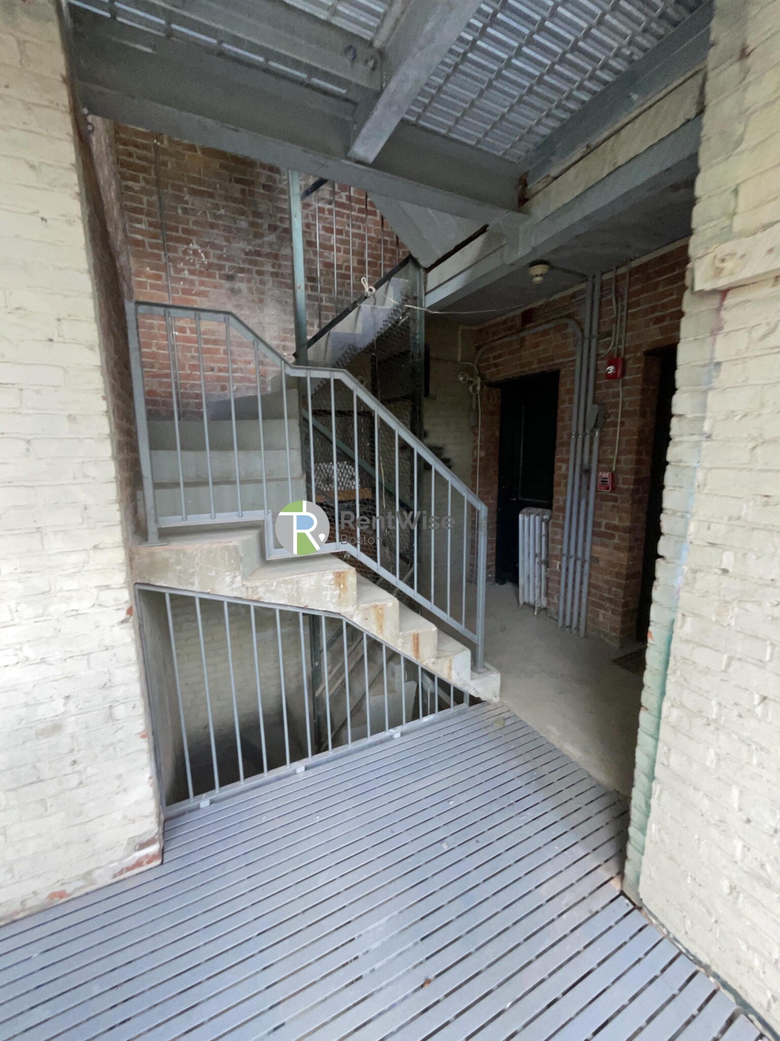 6 Barrows St, Allston