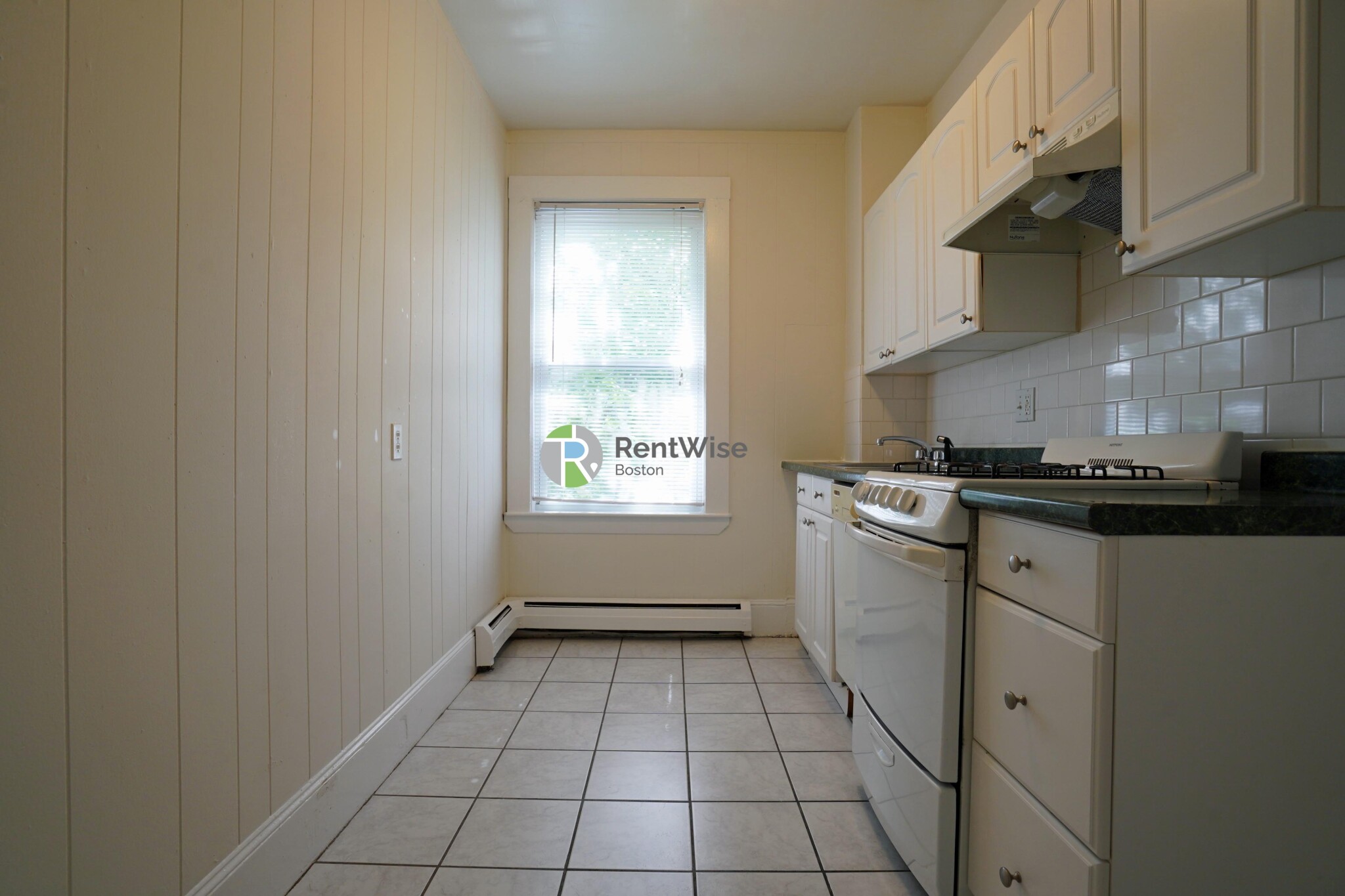 1 Ashford Ct, Allston