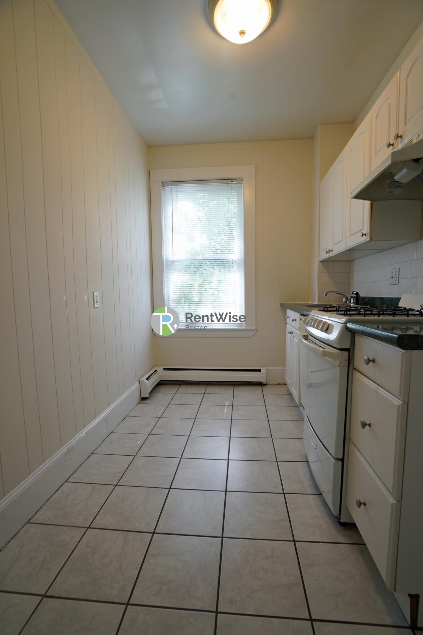 1 Ashford Ct, Allston