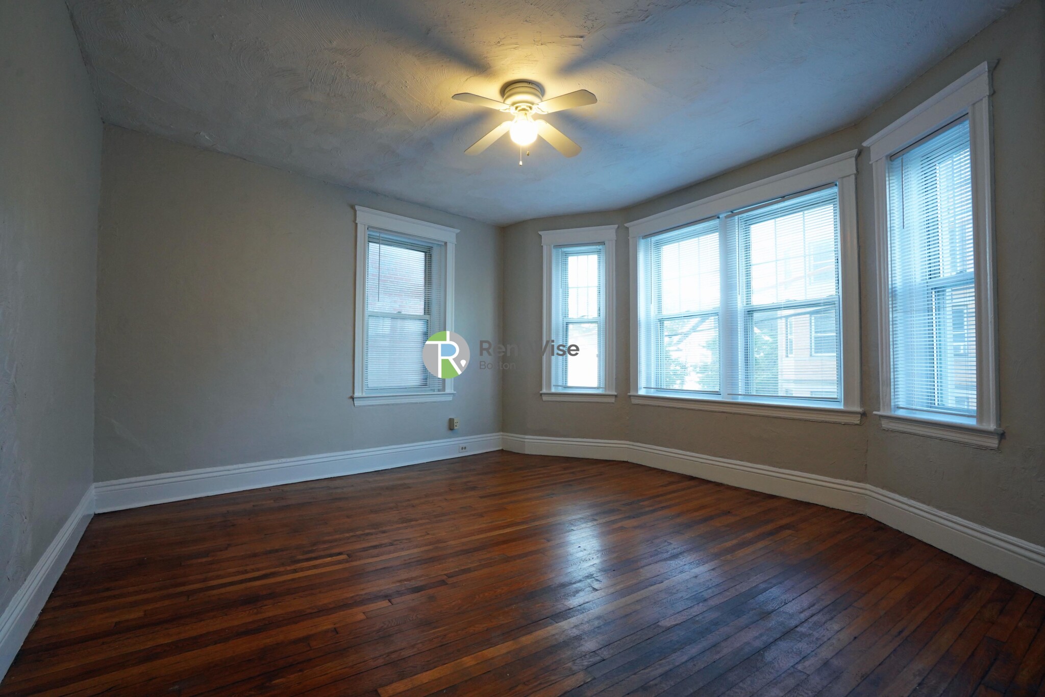 3 Lorraine Ter, Allston