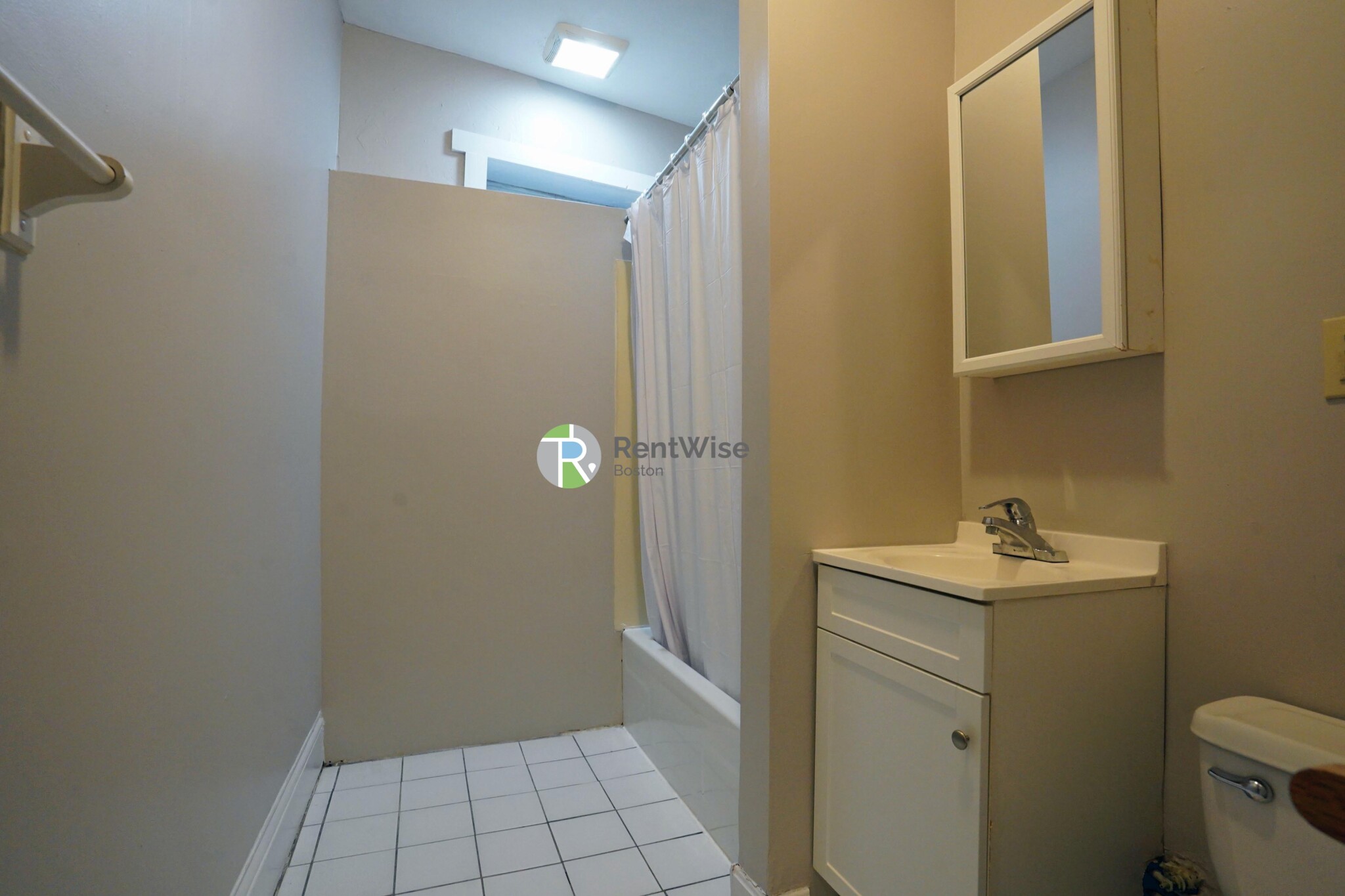 3 Lorraine Ter, Allston