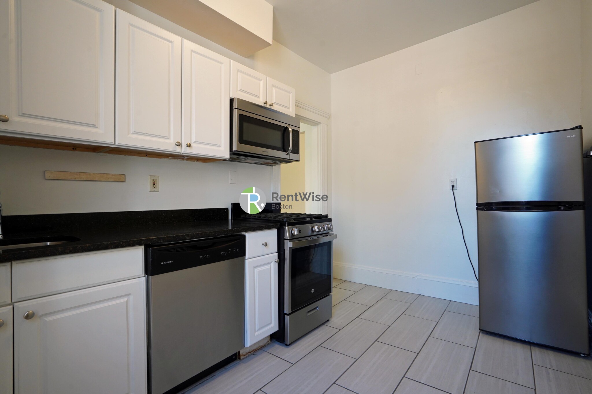 73 Brighton Ave, Allston