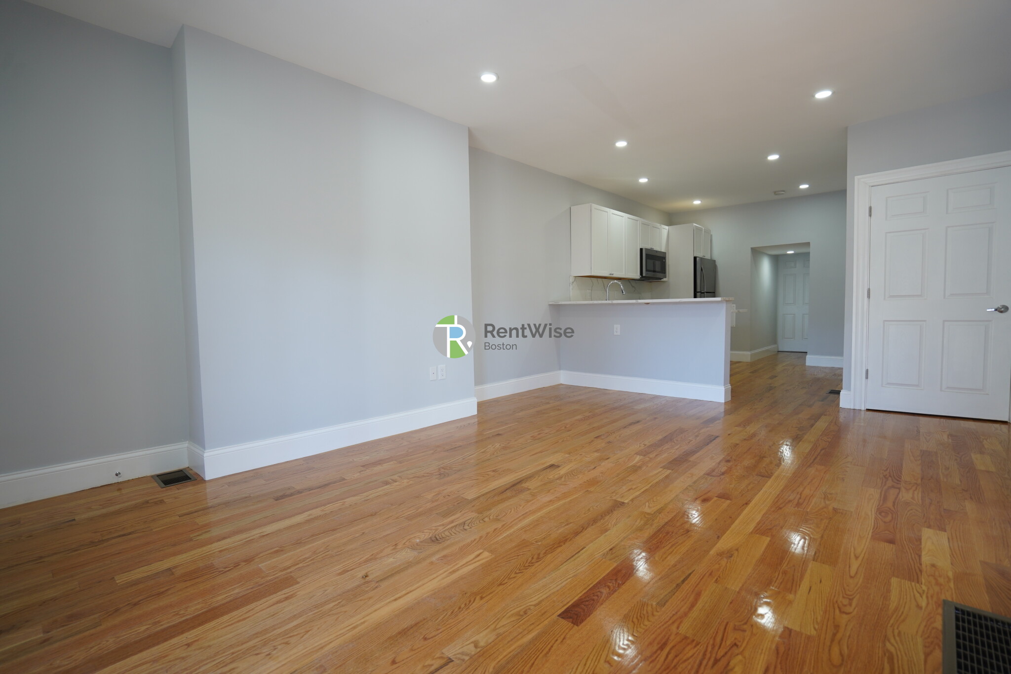 372 Oxford St, Ward Two