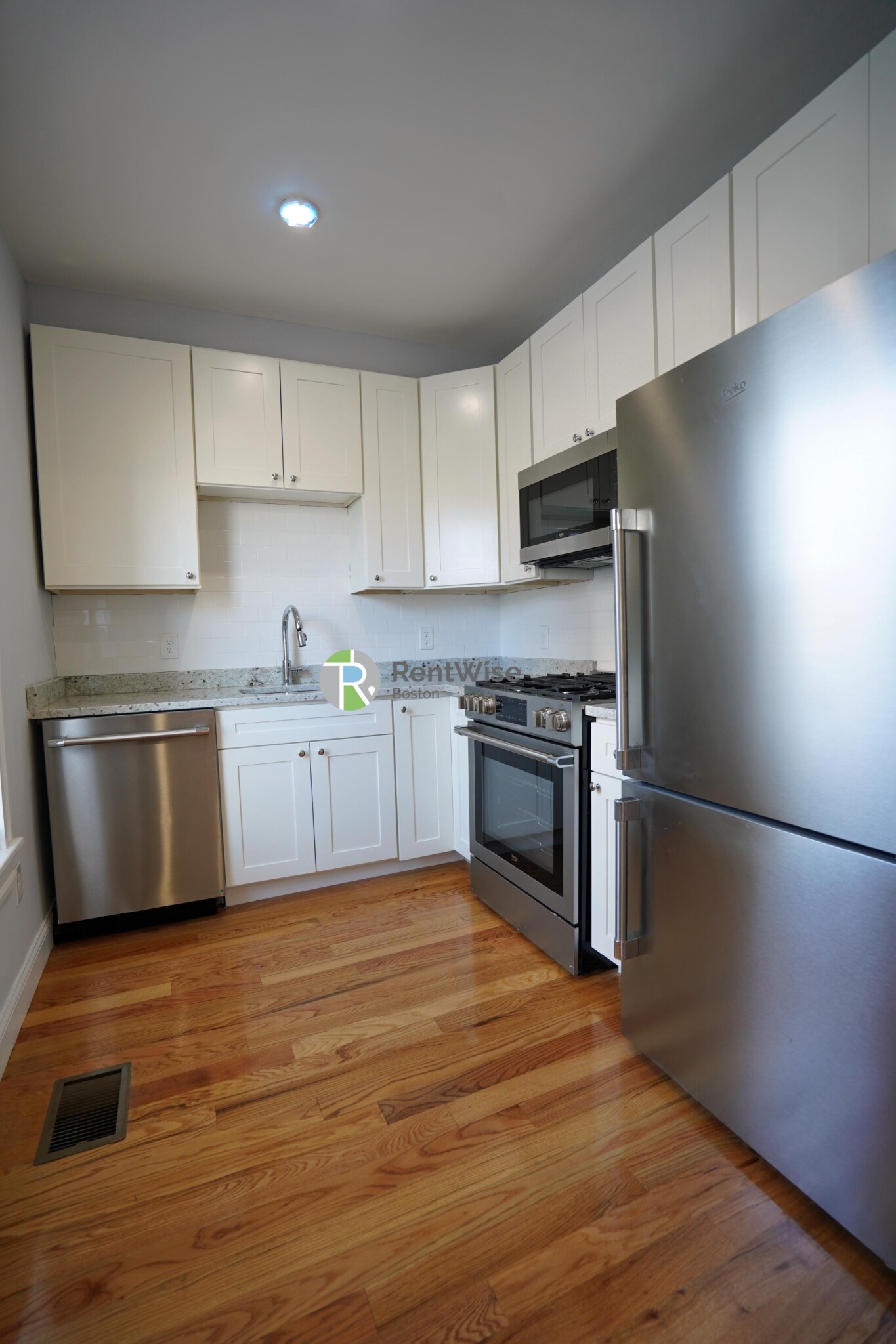 374 Oxford St, Baldwin