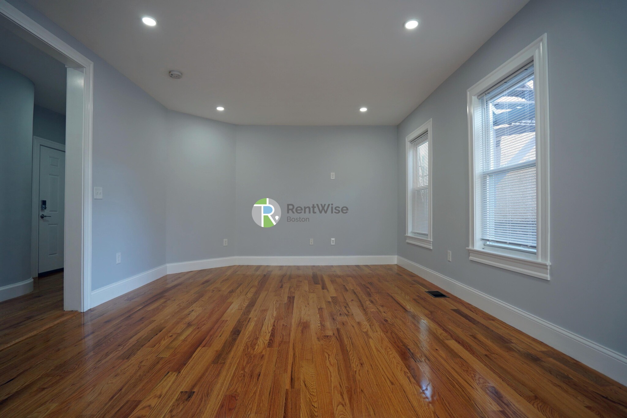 372 Oxford St, Ward Two