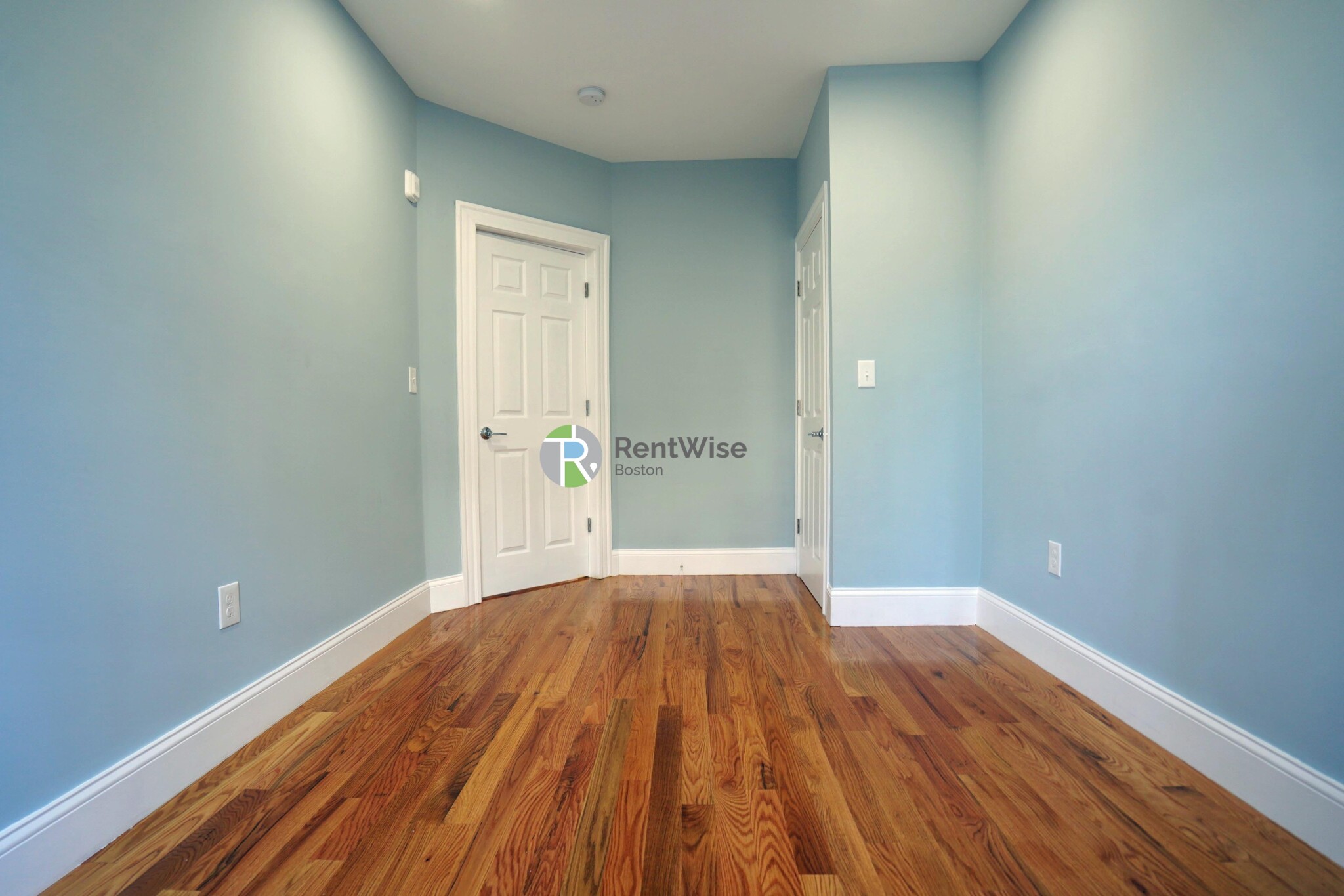 372 Oxford St, Ward Two