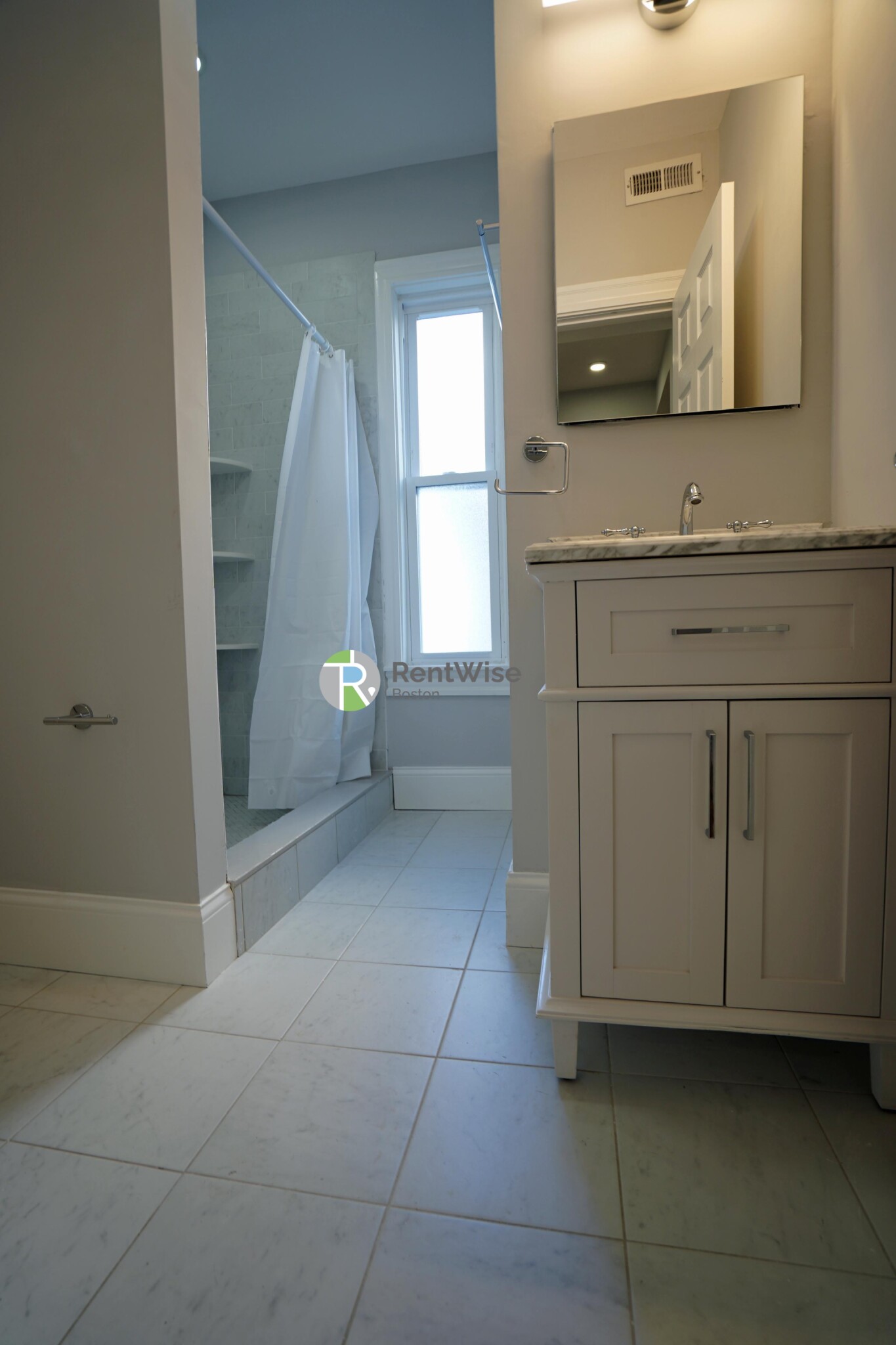 374 Oxford St, Baldwin