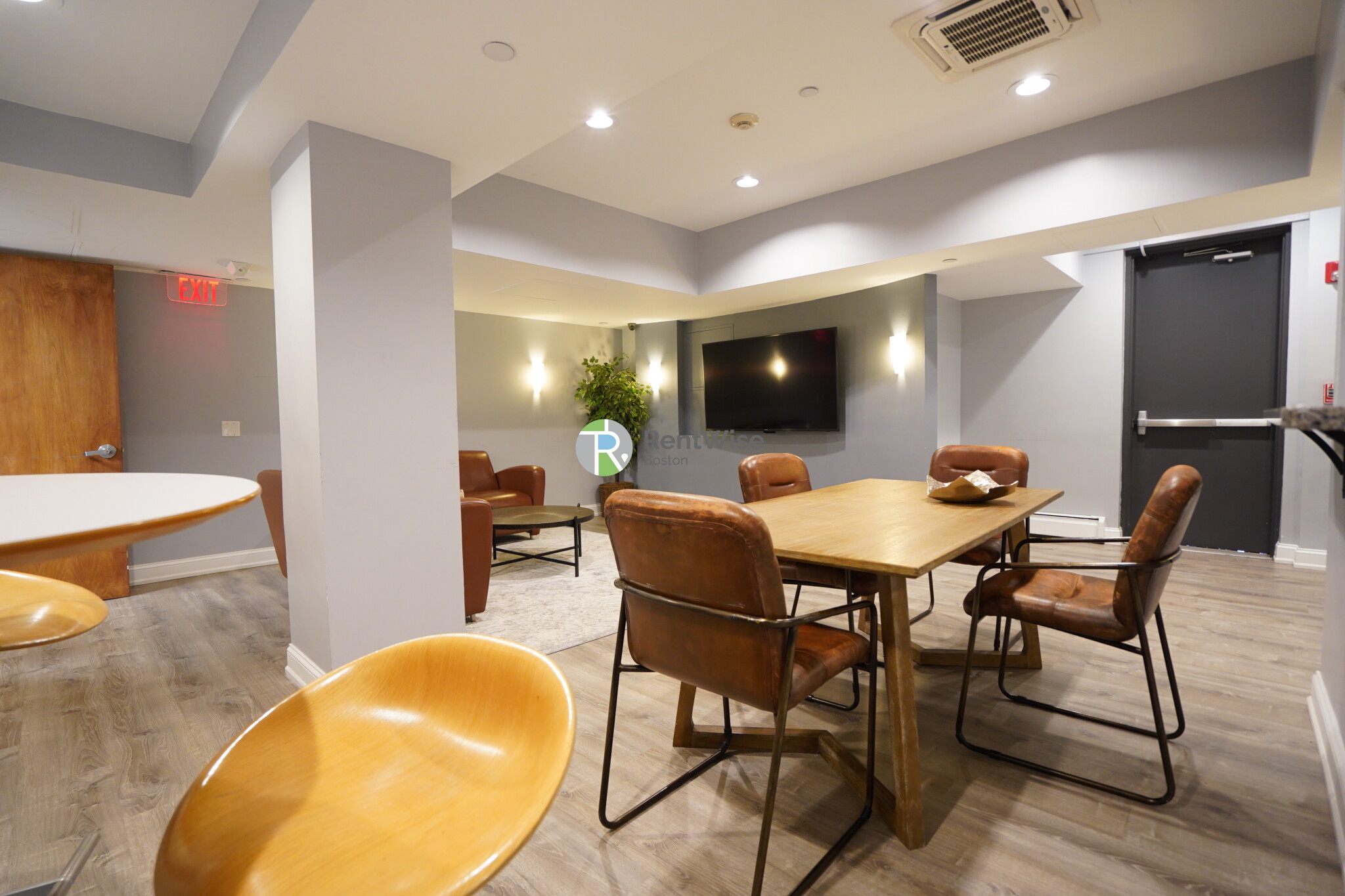 185 Freeman St, North Brookline