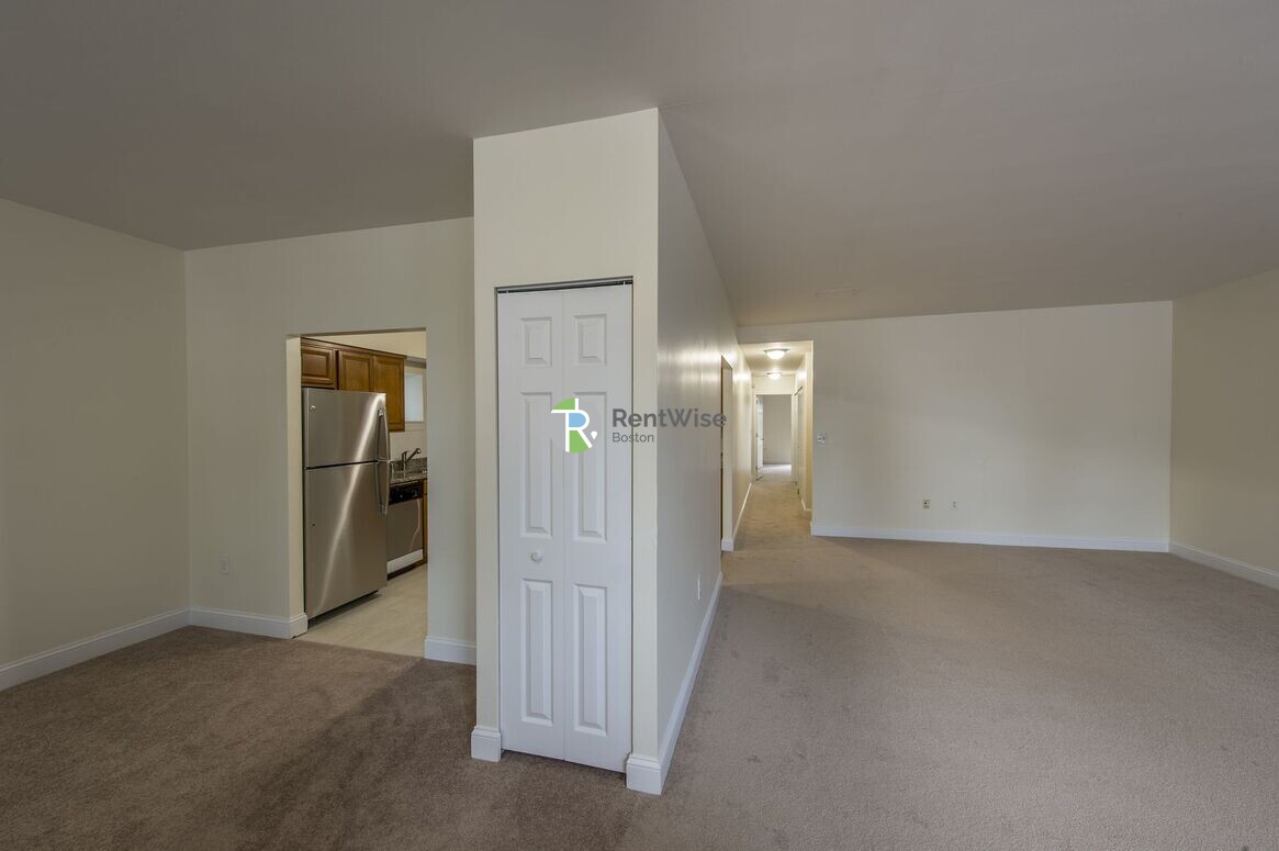 650 Columbus Ave, Roxbury