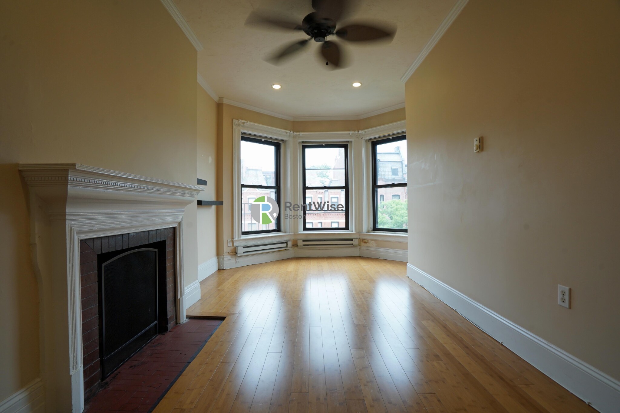 250 Newbury St, Back Bay