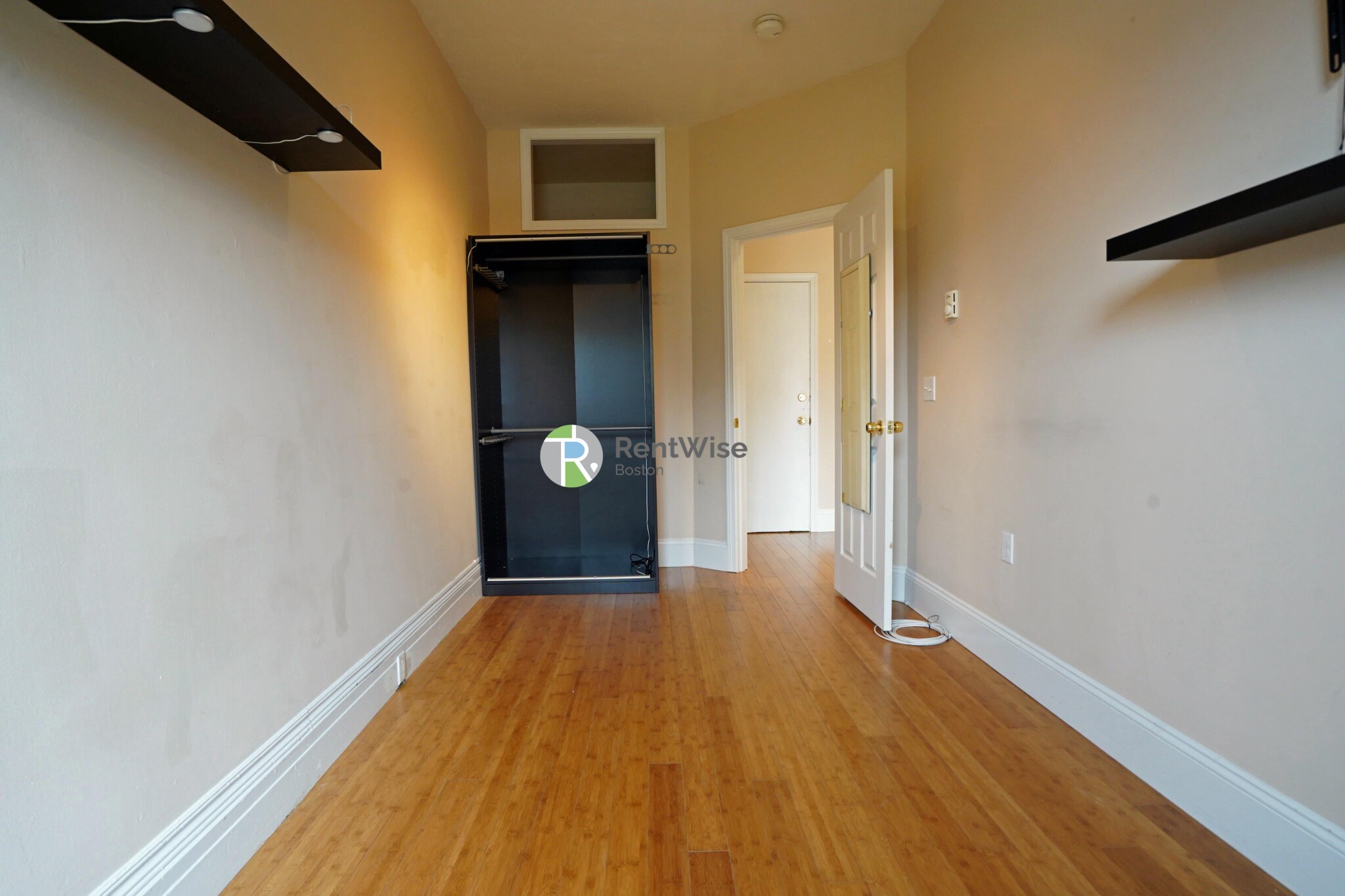 250 Newbury St, Back Bay