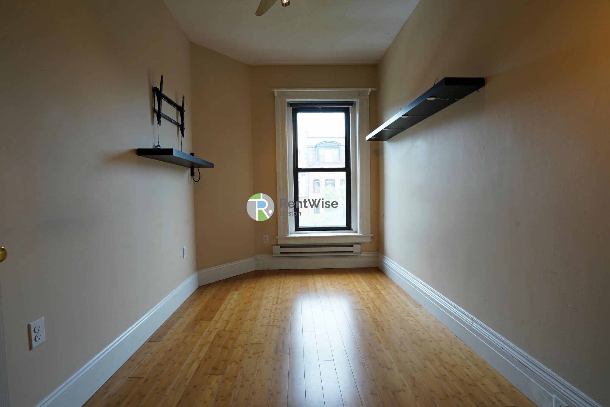 250 Newbury St, Back Bay