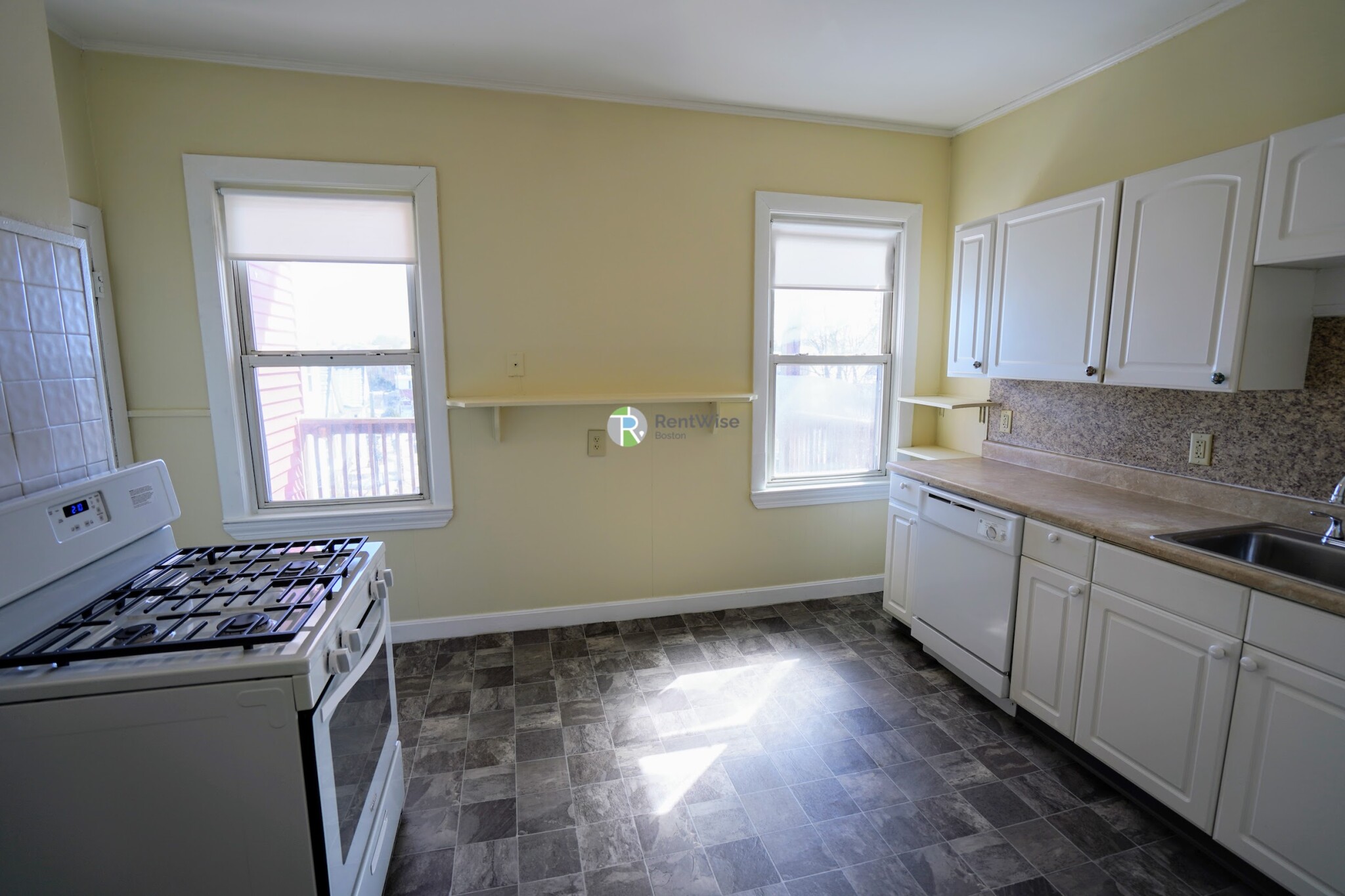 665 Columbia, Dorchester