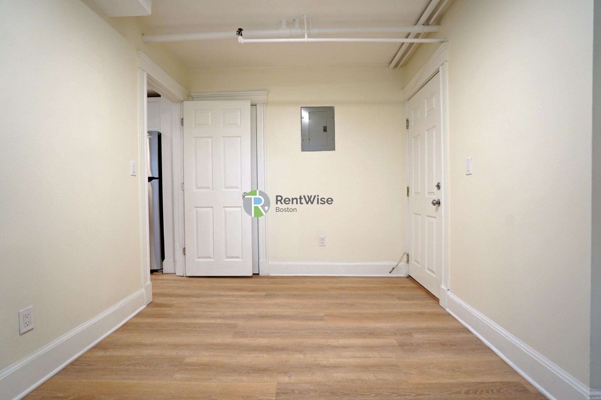 6 Camelot Ct. — Brighton