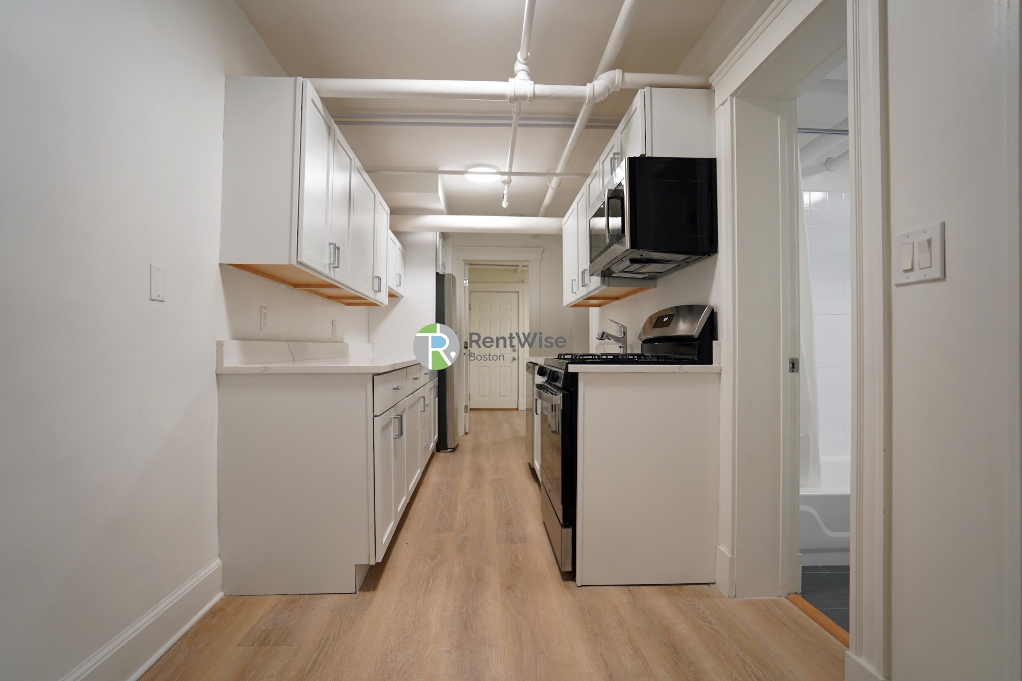 6 Camelot Ct. — Brighton