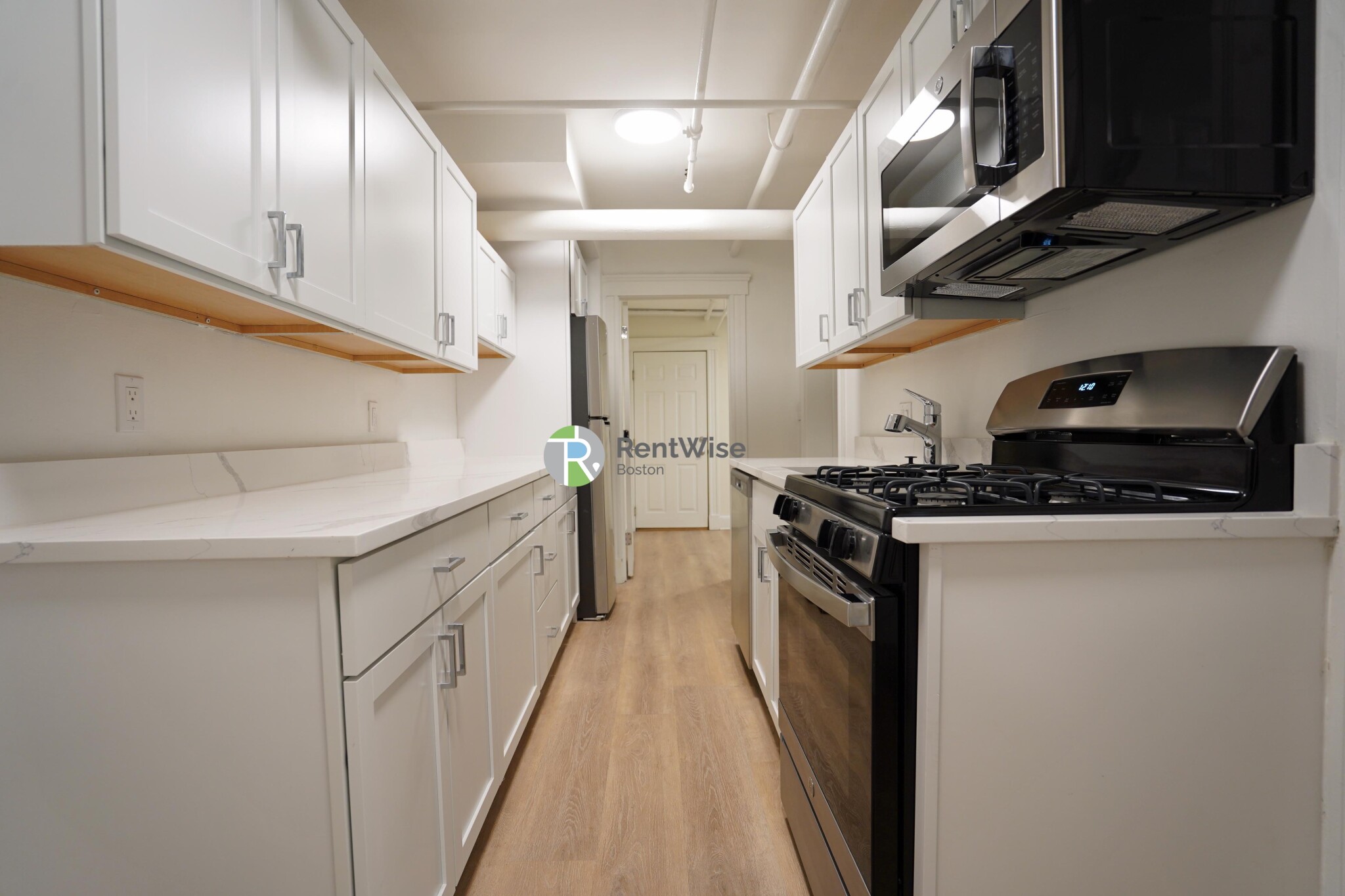6 Camelot Ct. — Brighton
