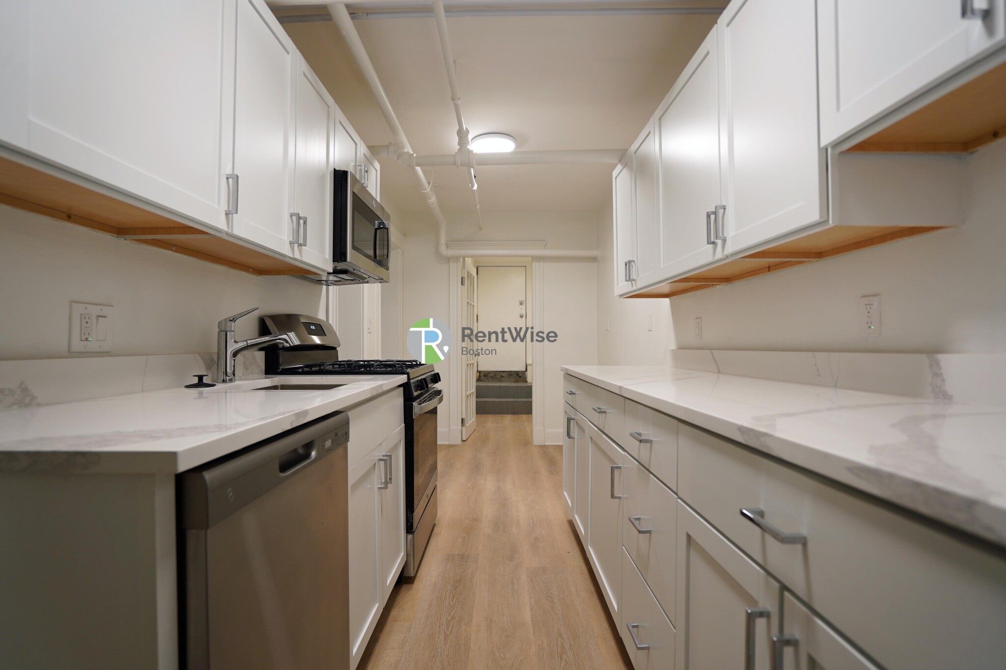6 Camelot Ct. — Brighton