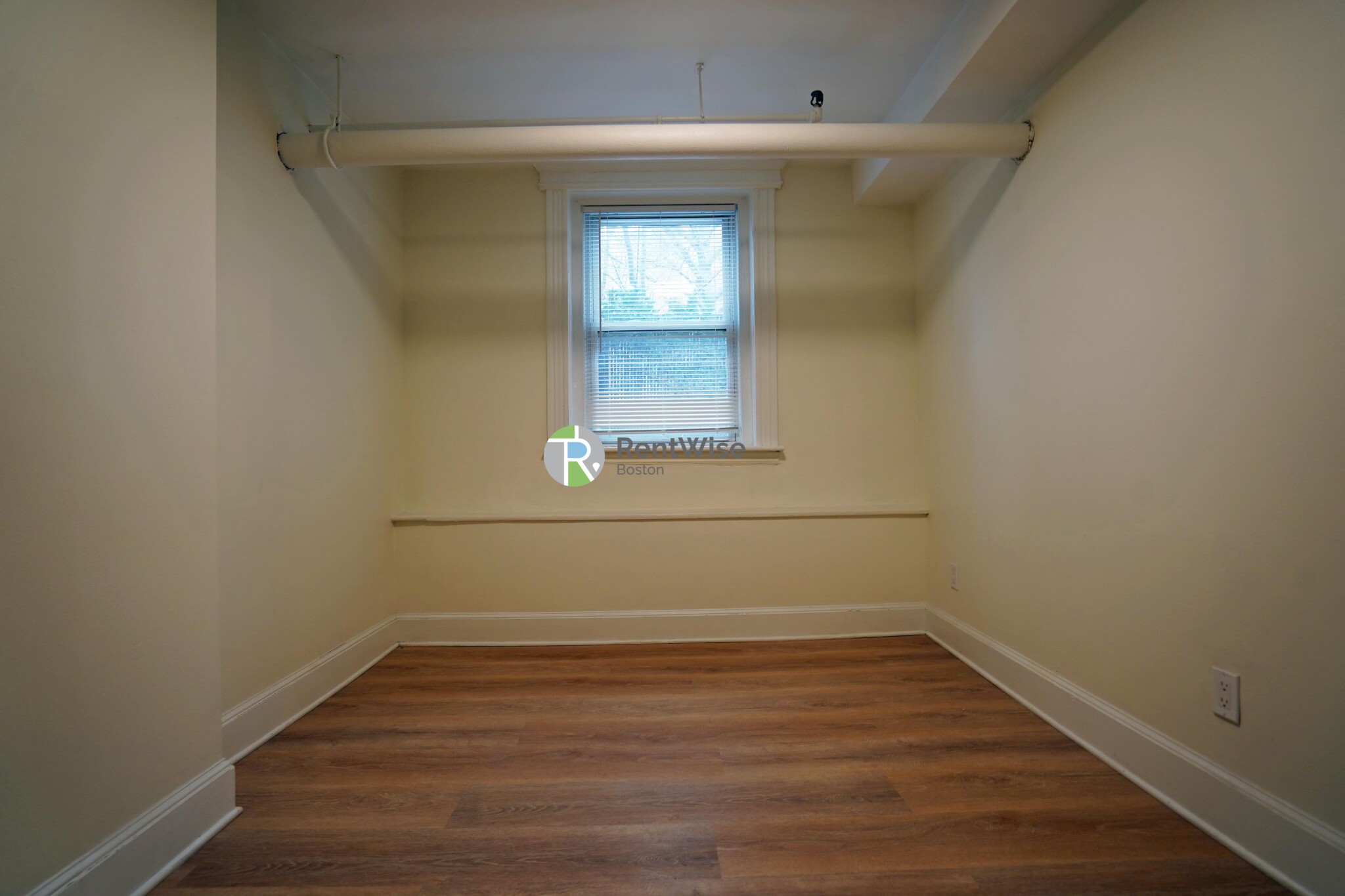 6 Camelot Ct. — Brighton