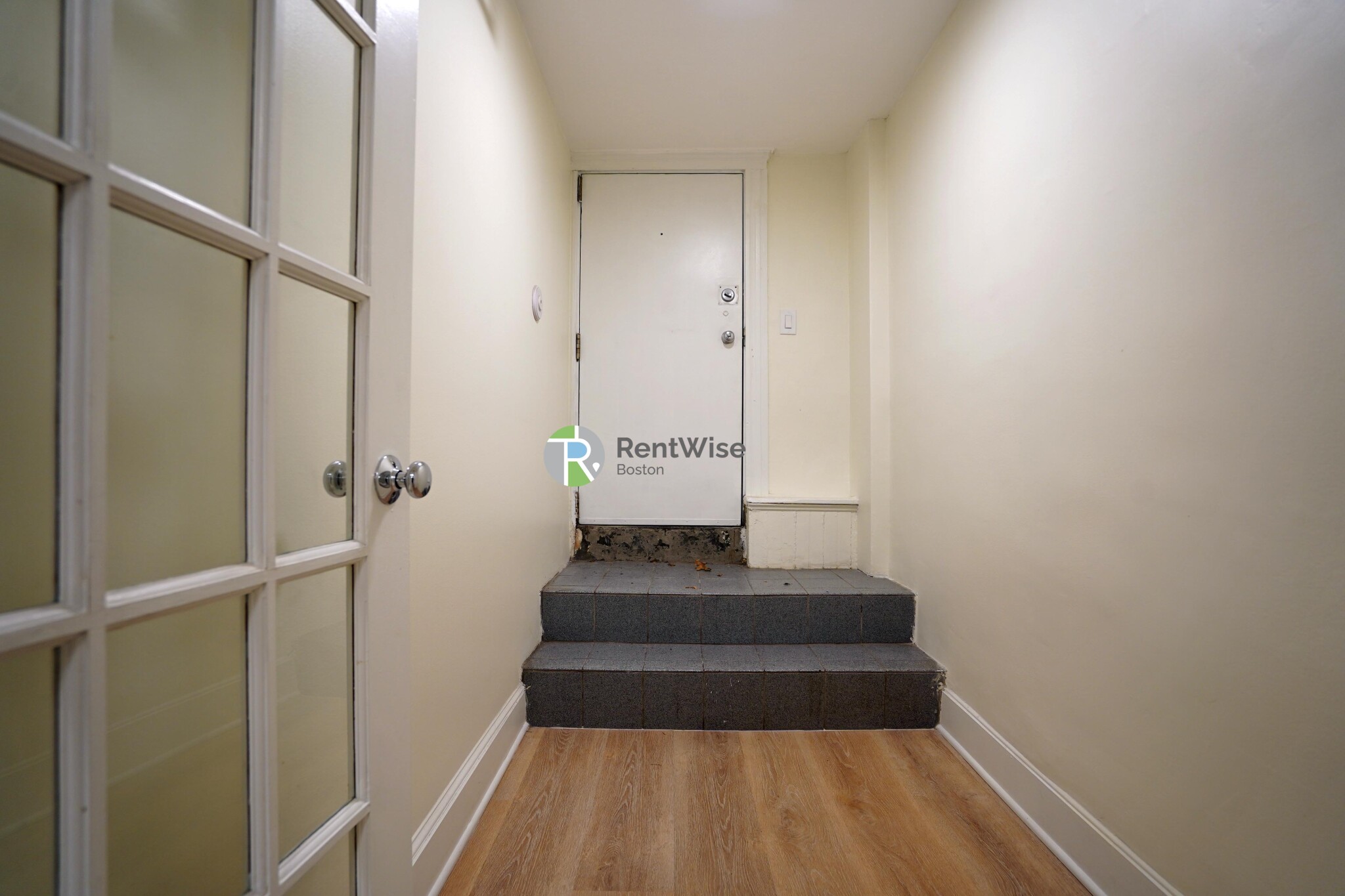 6 Camelot Ct. — Brighton