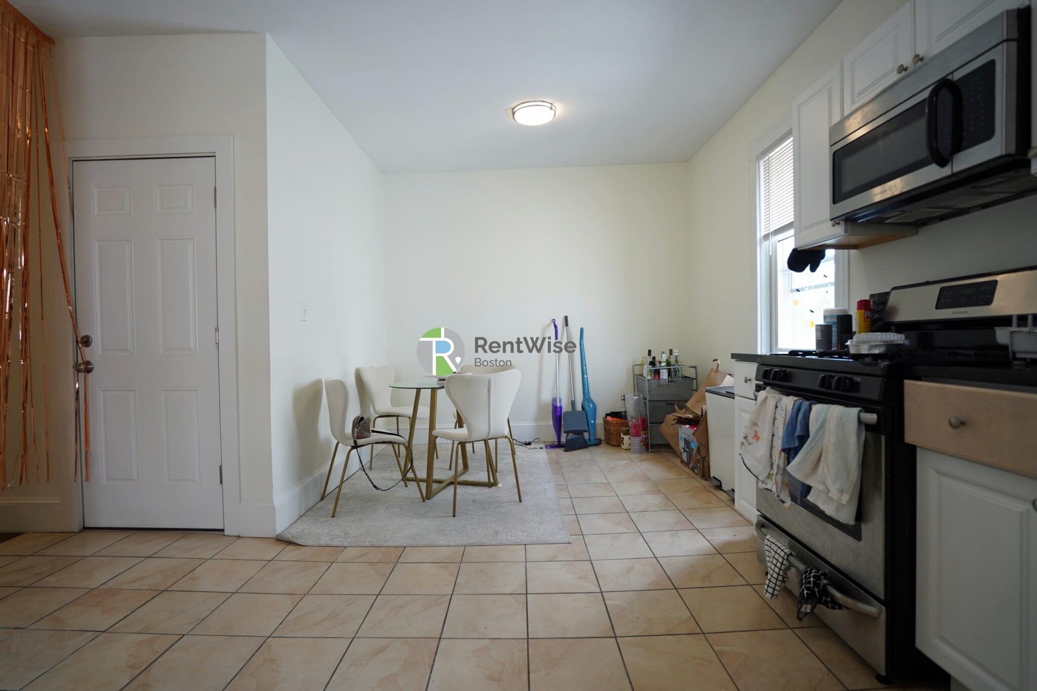 231 Charles St, East Cambridge