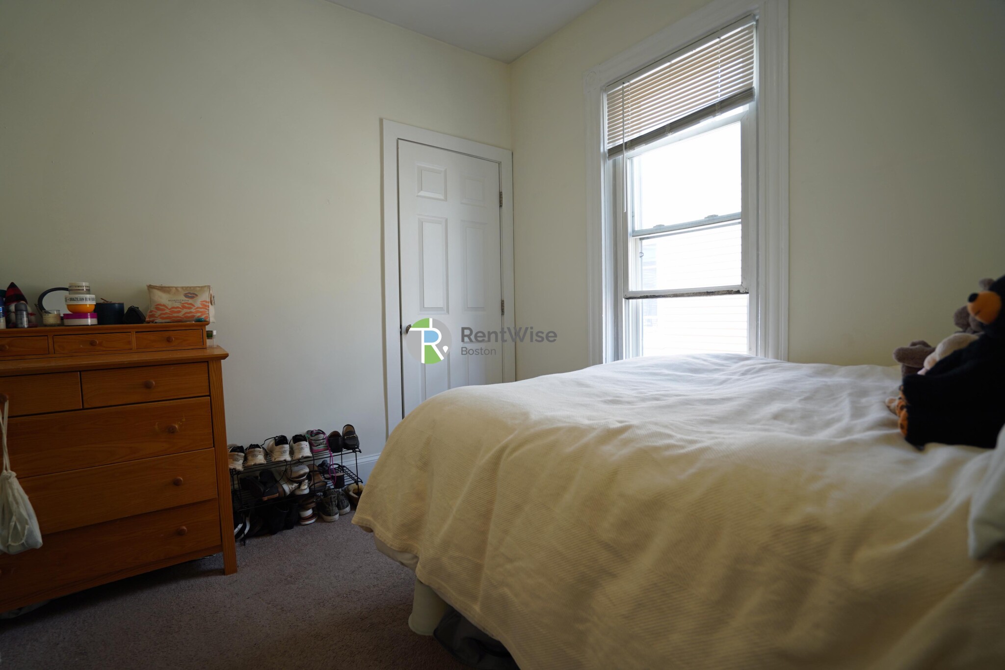 231 Charles St, East Cambridge