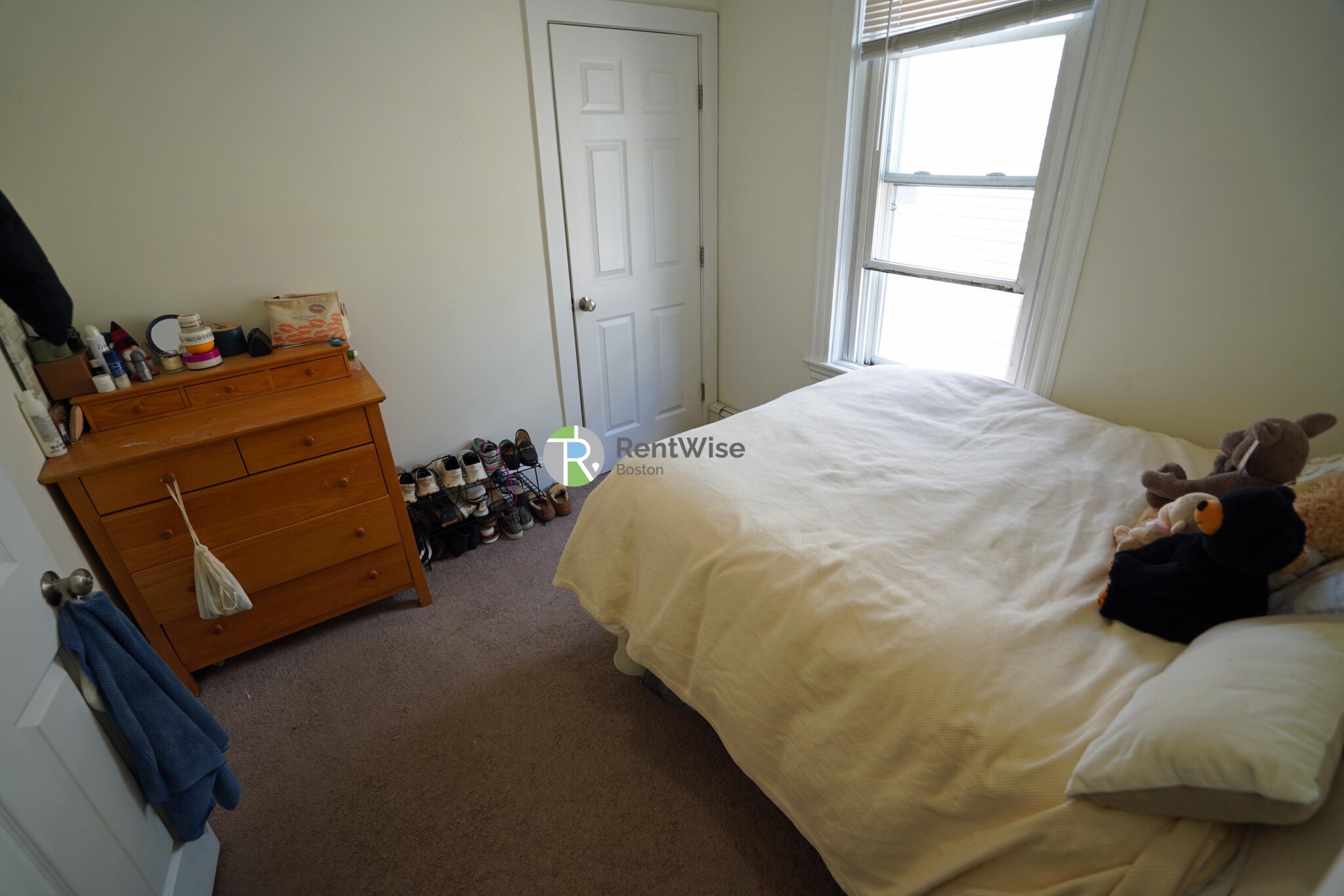 231 Charles St, East Cambridge