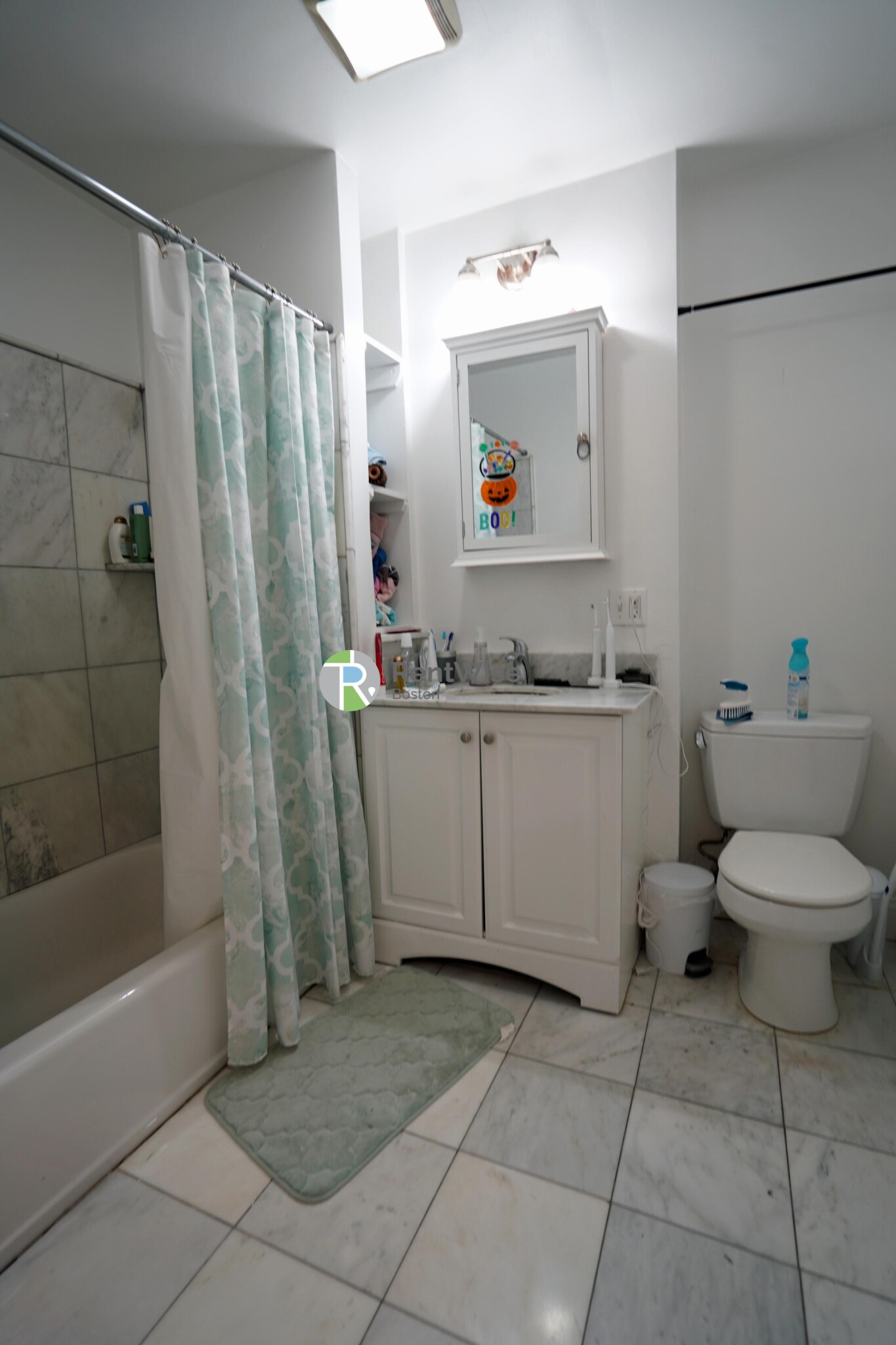 231 Charles St, East Cambridge