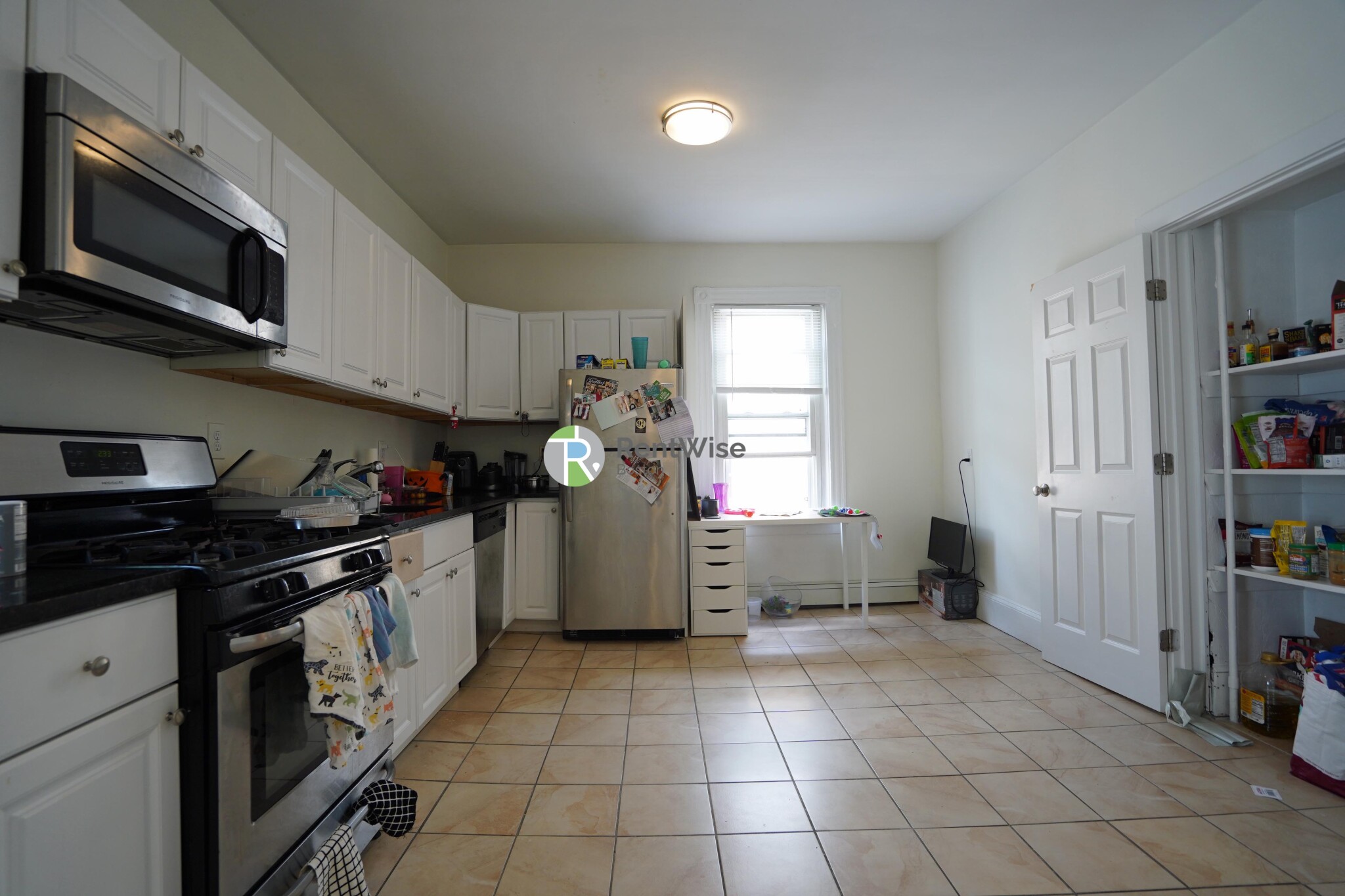 231 Charles St, East Cambridge