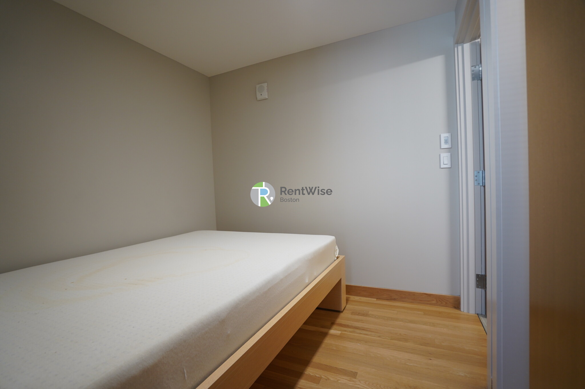 115 Mount Auburn St, Harvard Square