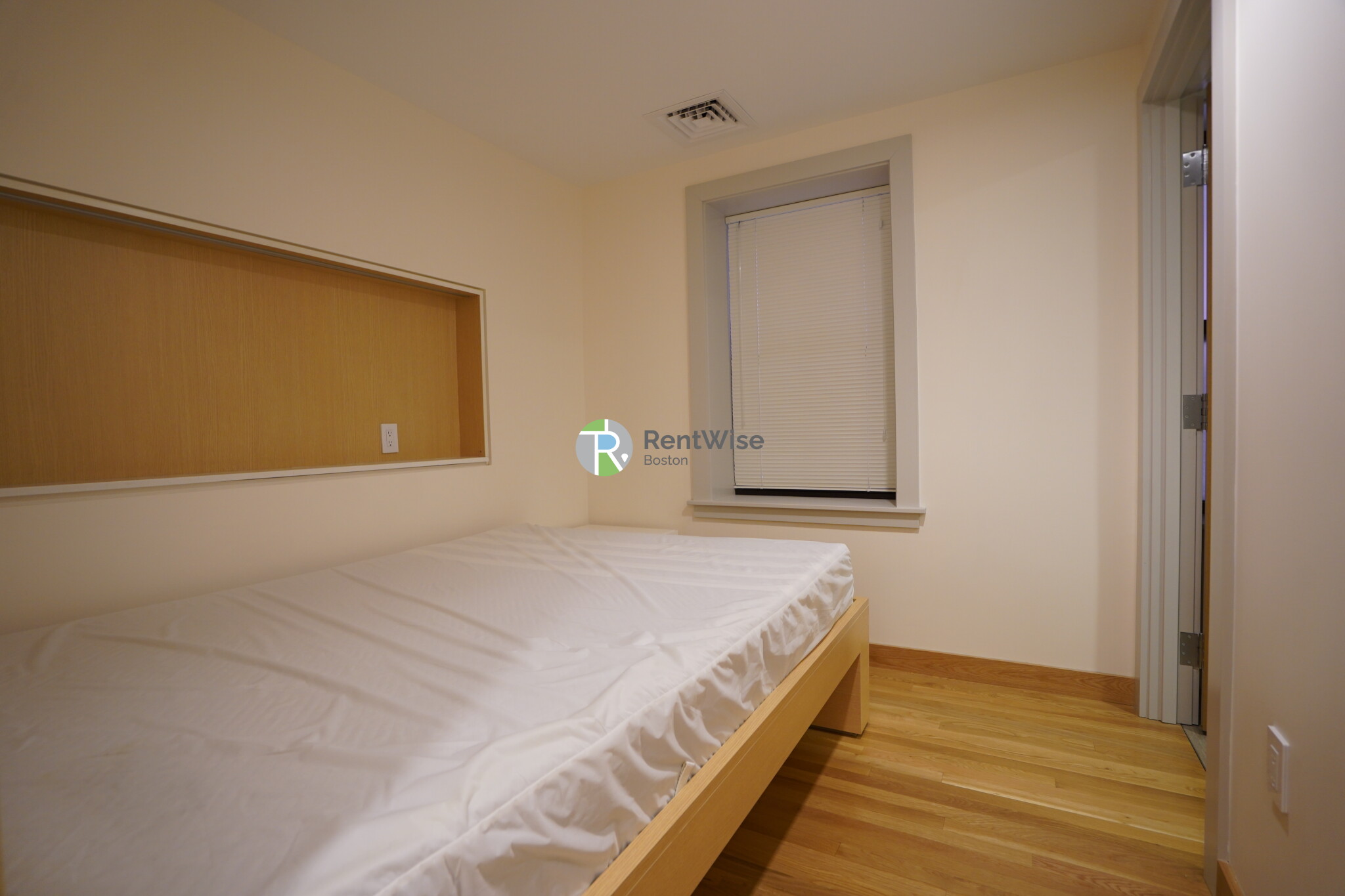 115 Mount Auburn St, Harvard Square