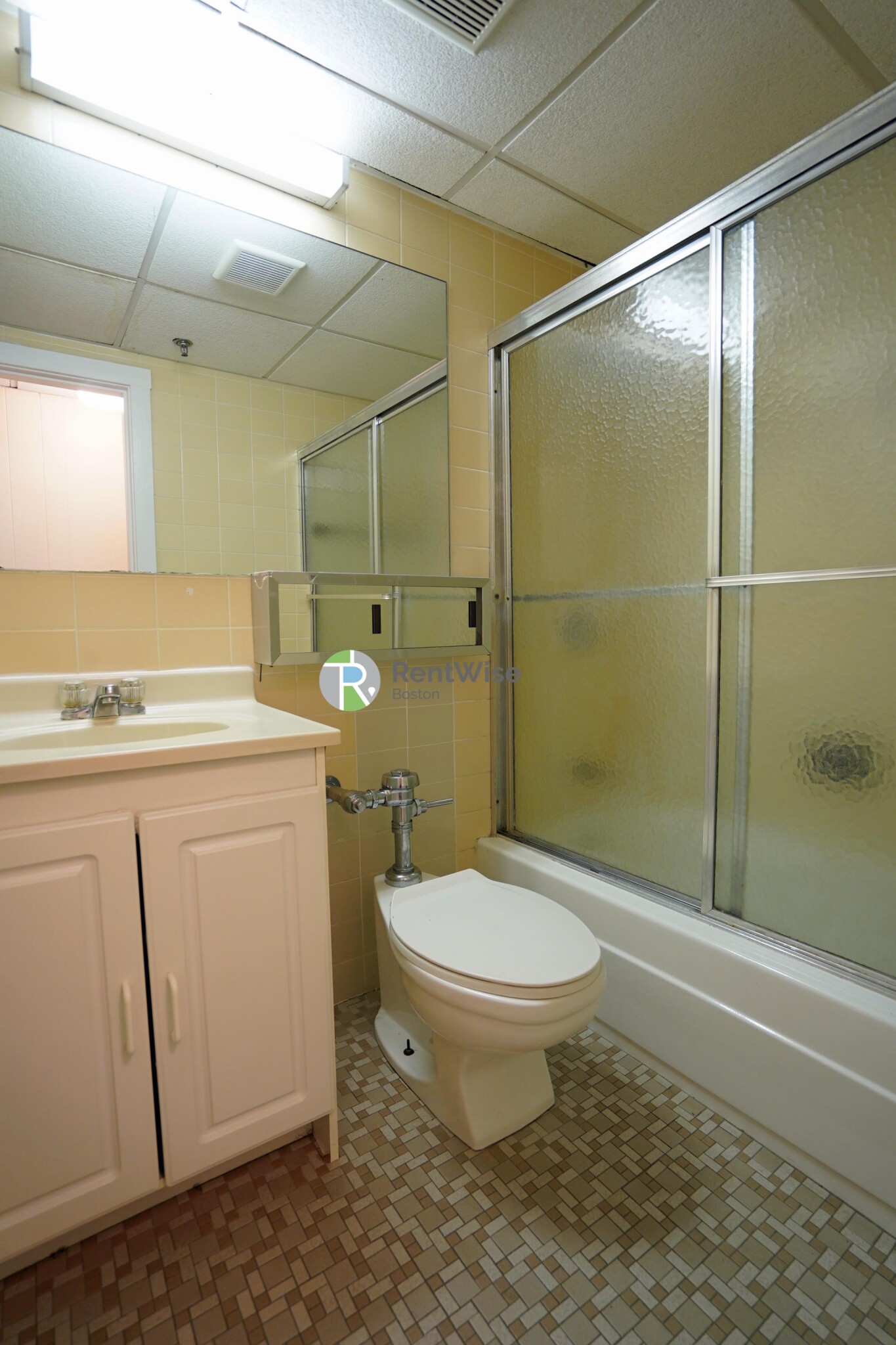 62 Boylston St, Midtown