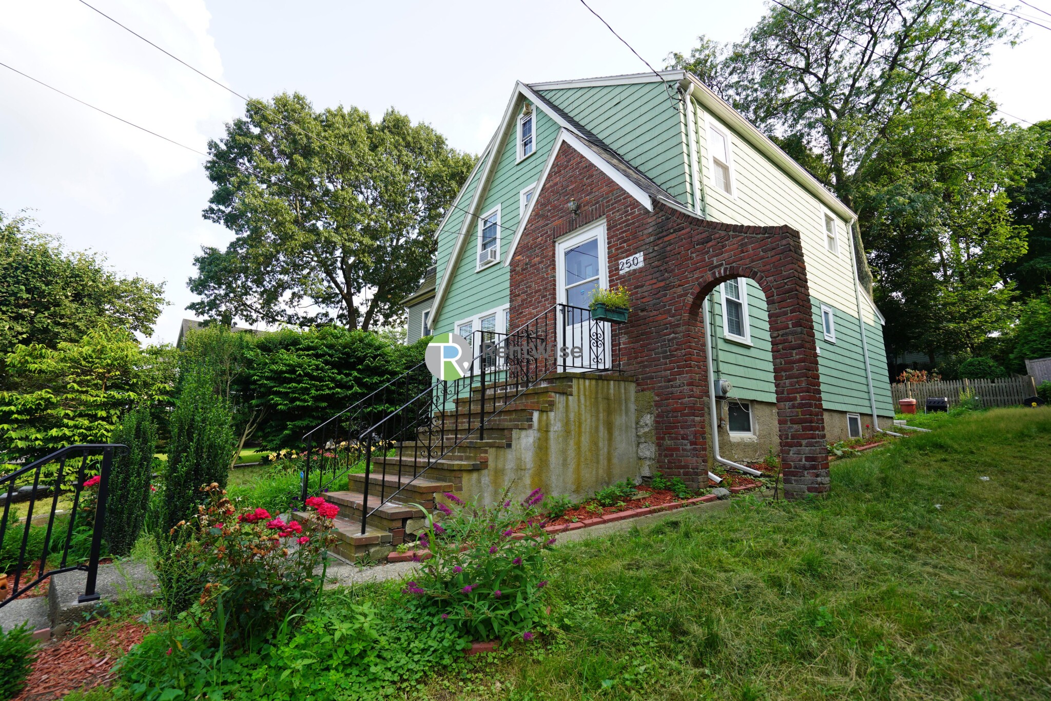 250 Tremont St, Chestnut Hill (Newton)