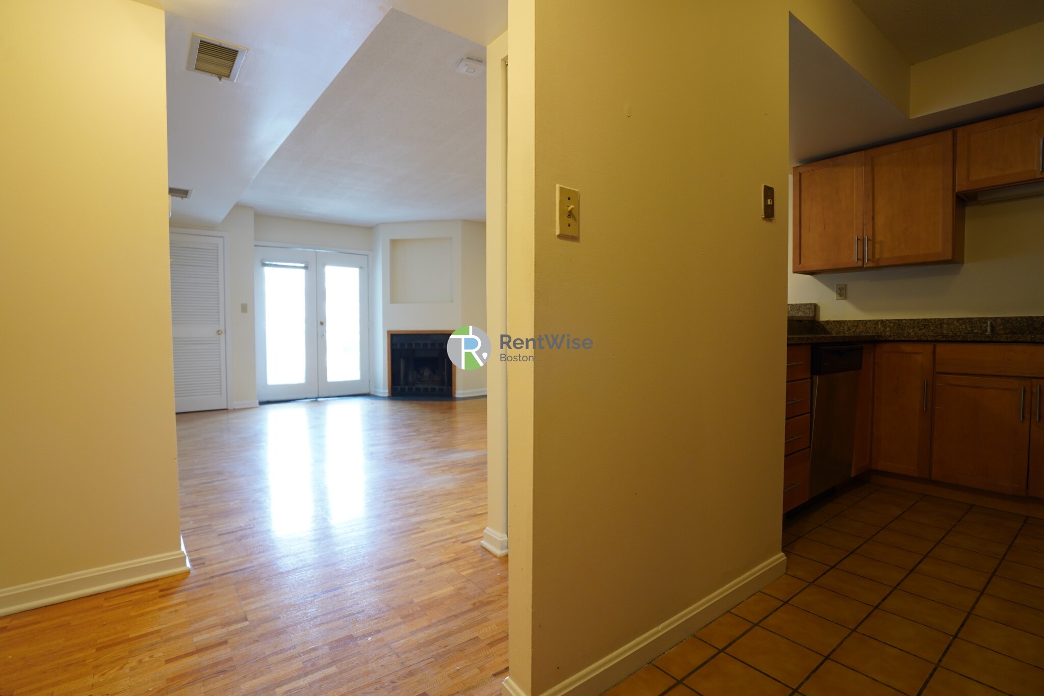 345 Franklin St, Riverside