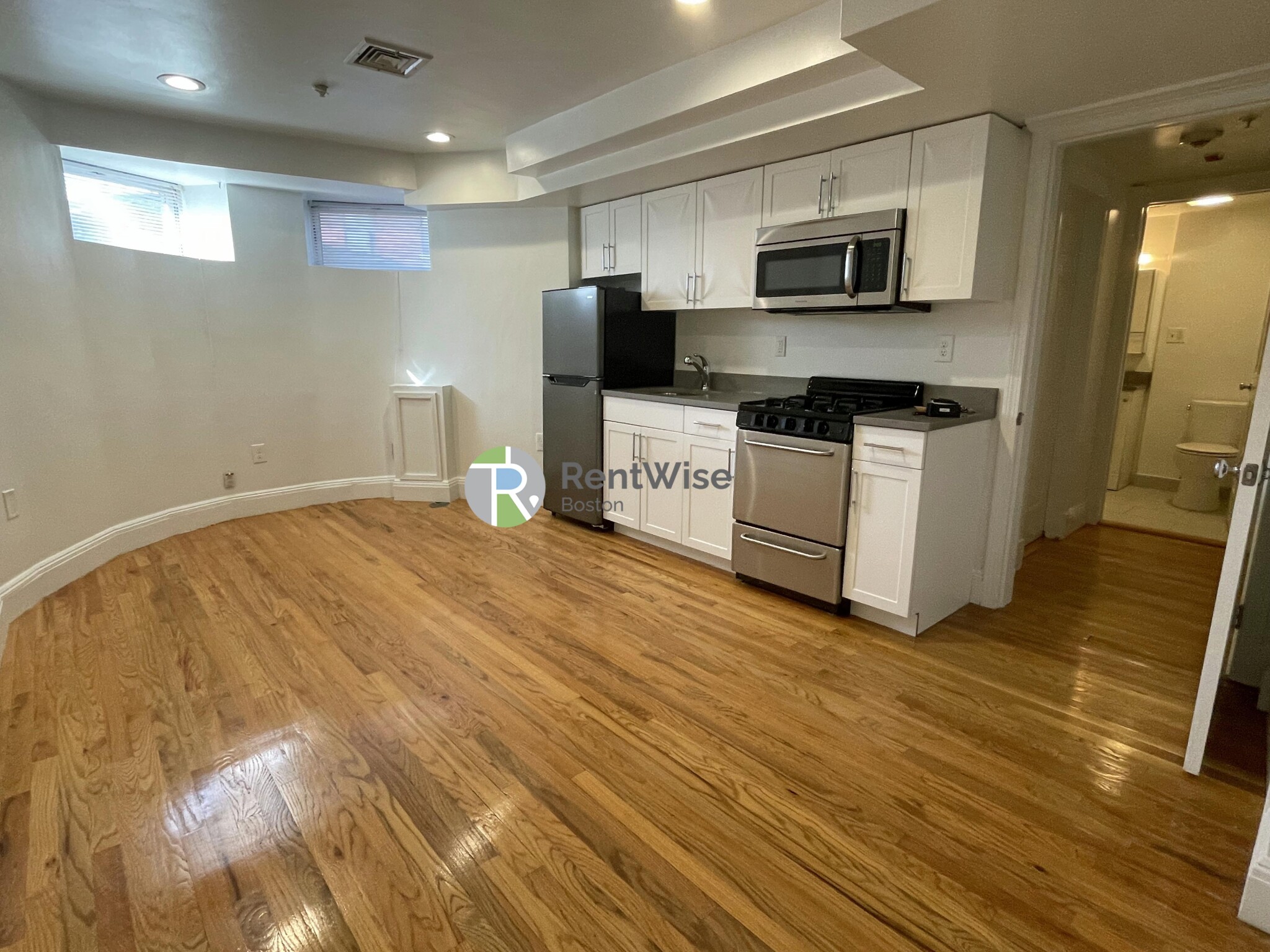 10 Brainerd Rd, Allston