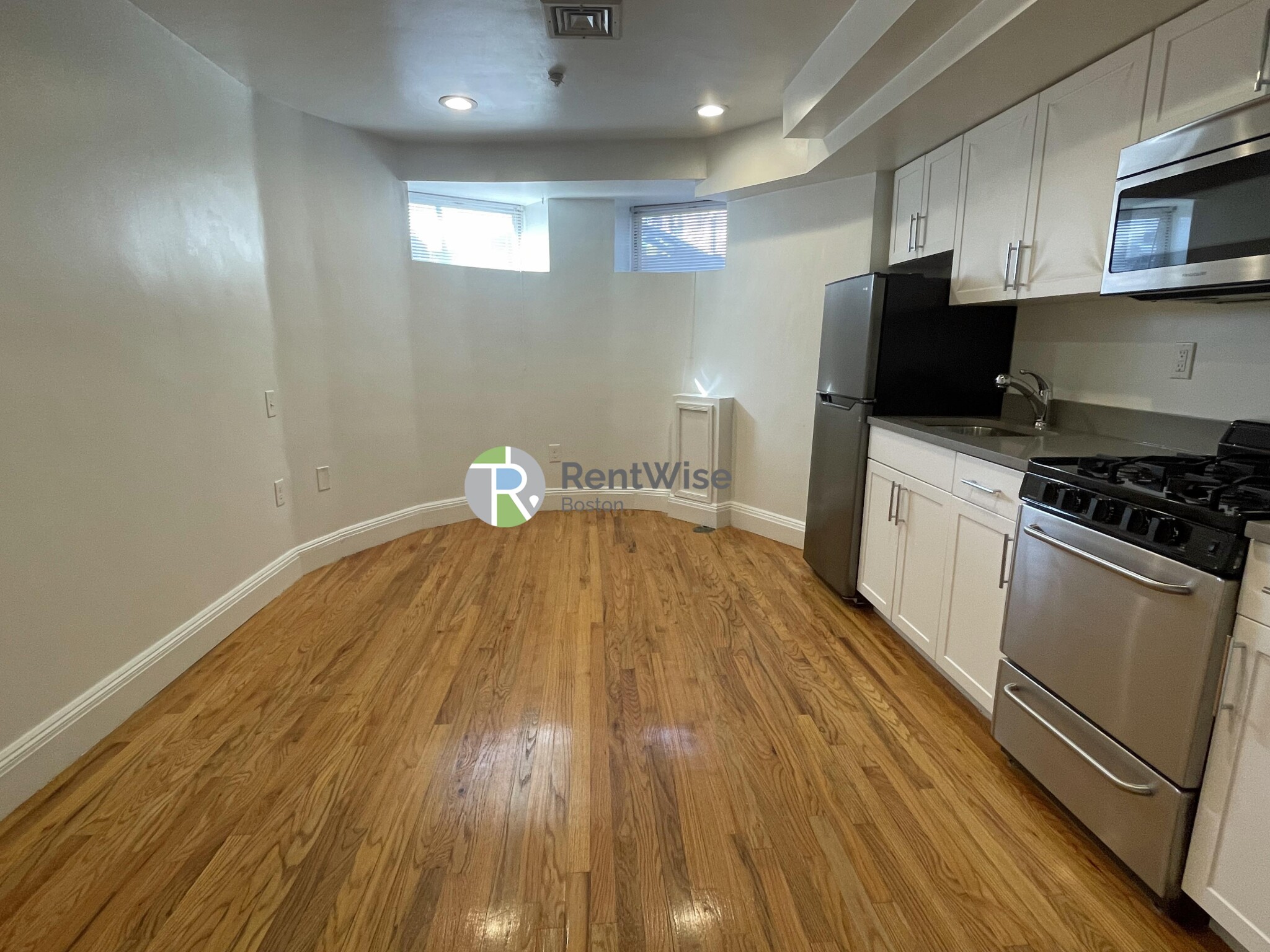 10 Brainerd Rd, Allston