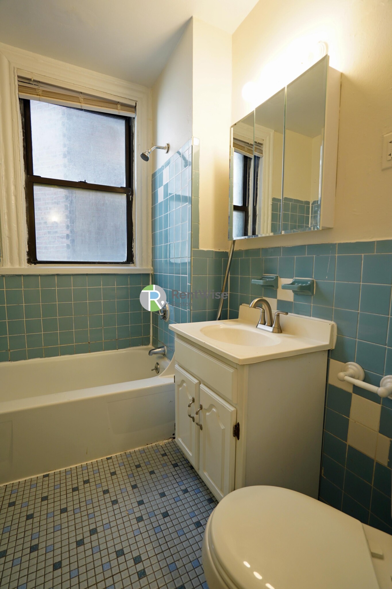 72 Gardner St, Allston