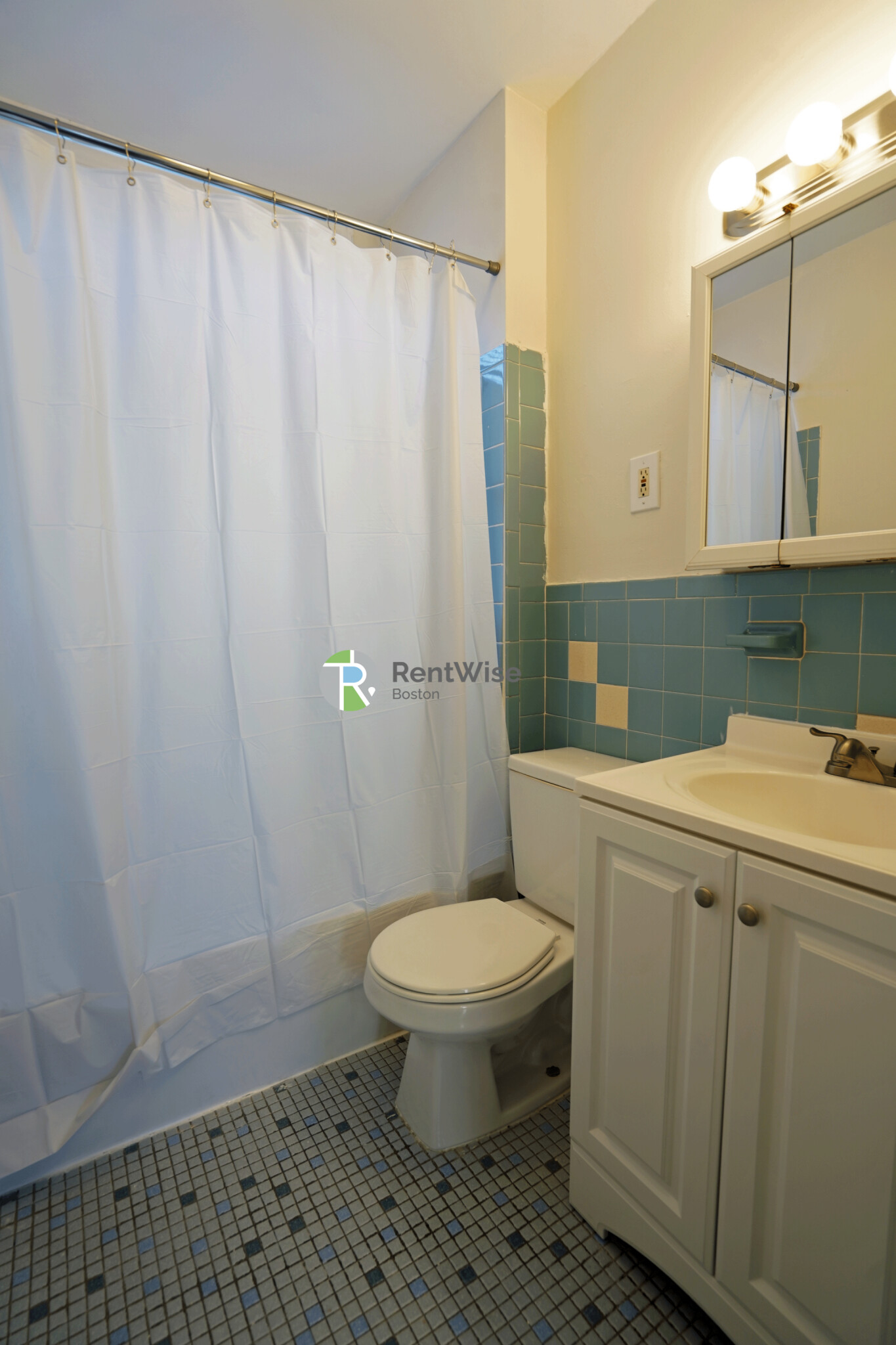 72 Gardner St, Allston