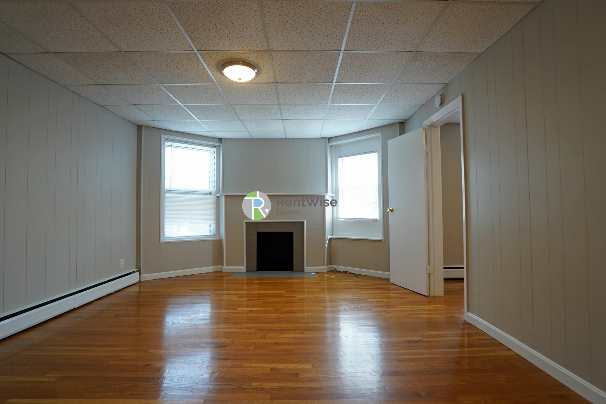 1055 Beacon St, Longwood