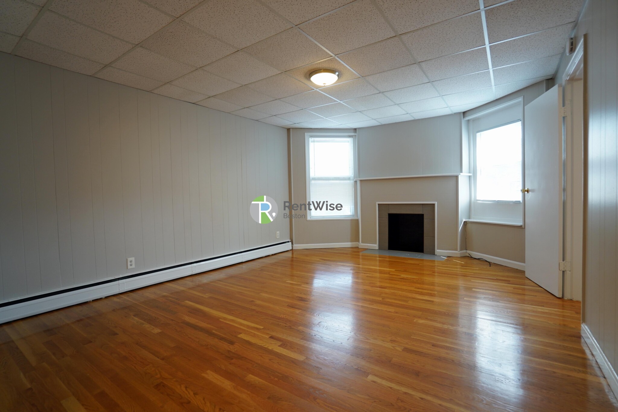 1055 Beacon St, Longwood