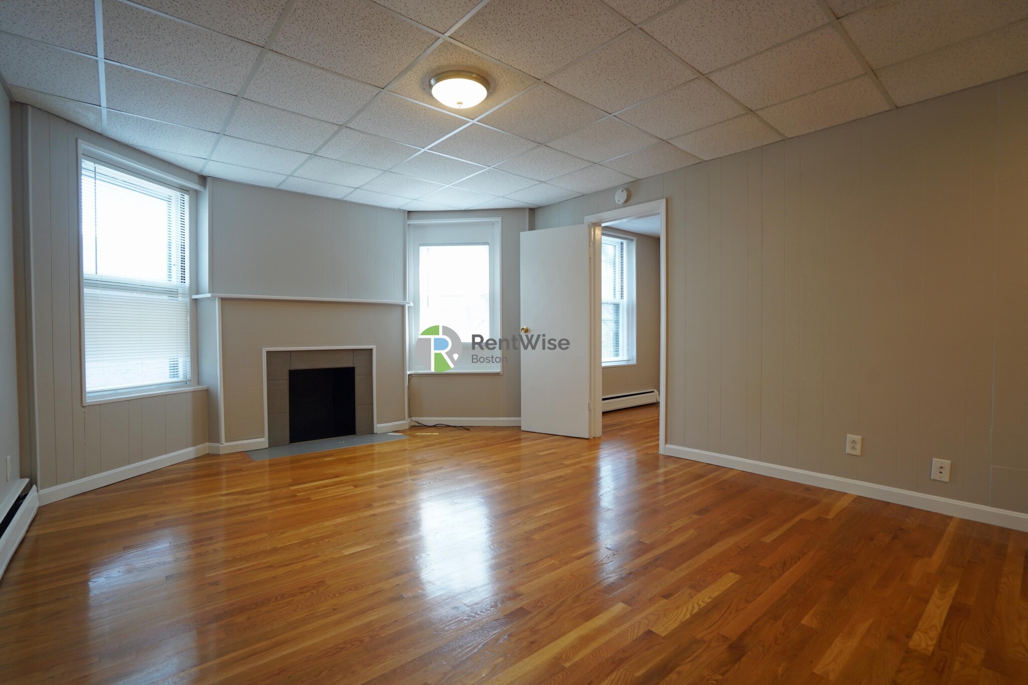 1055 Beacon St, Longwood