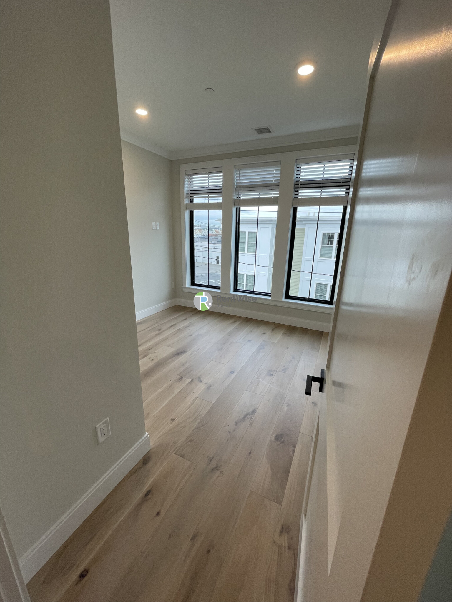 157 Everett St, Allston