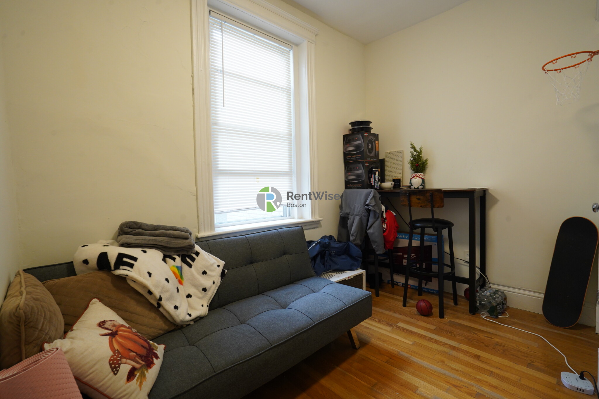 6 Camelot Ct, Brighton