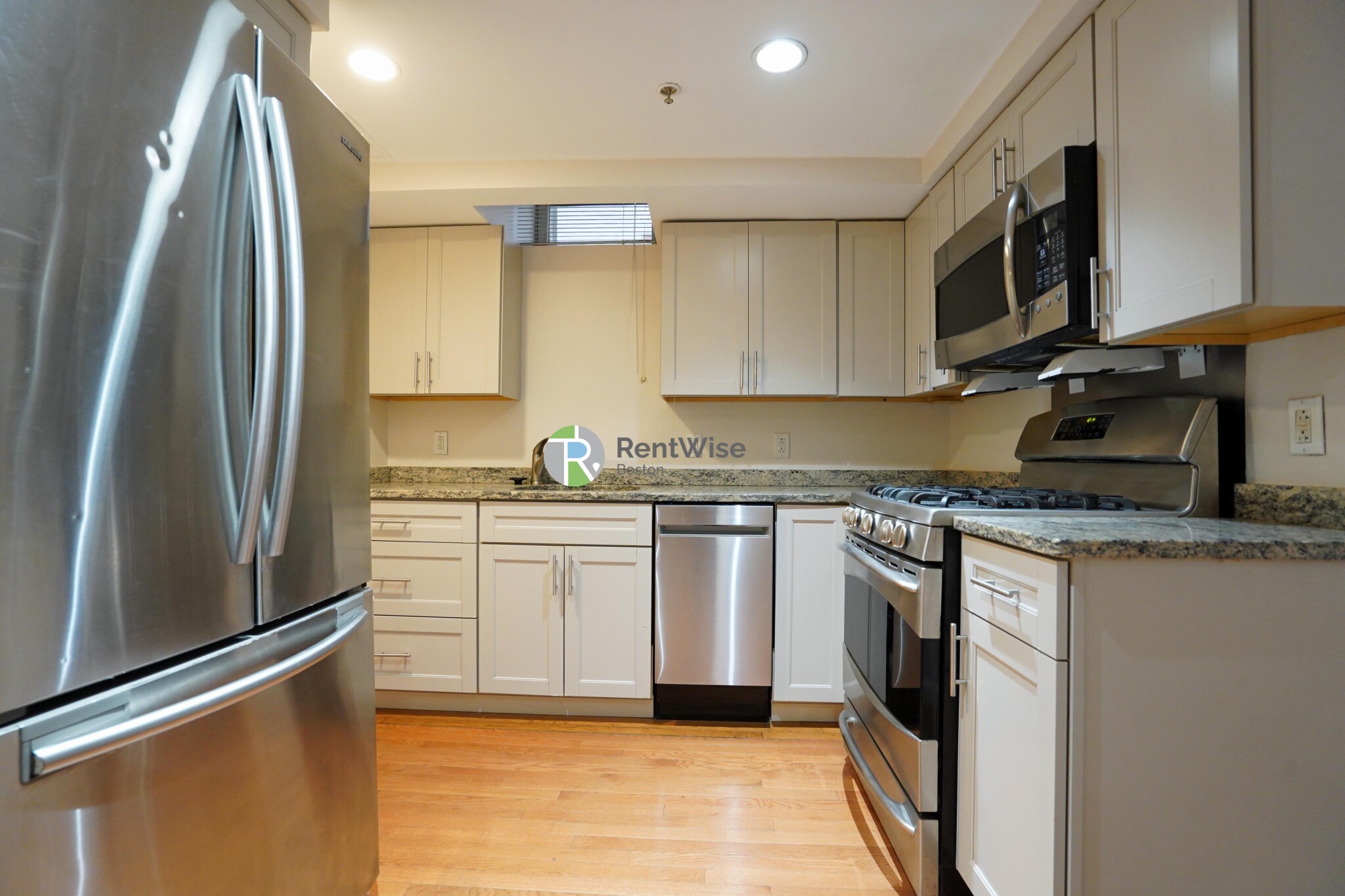 15 Edgerly Rd, Fenway